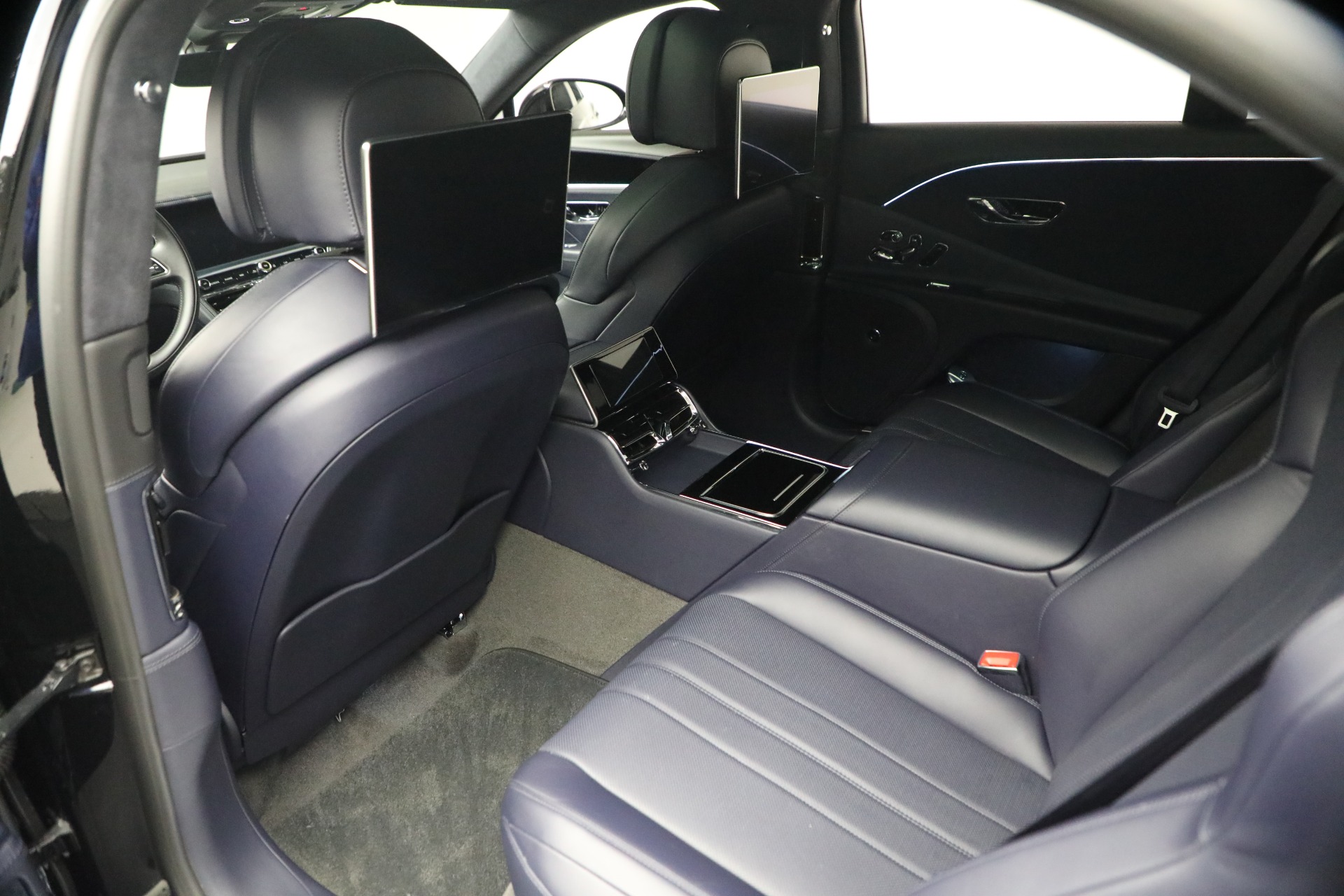 Used-2023-Bentley-Flying-Spur-V8