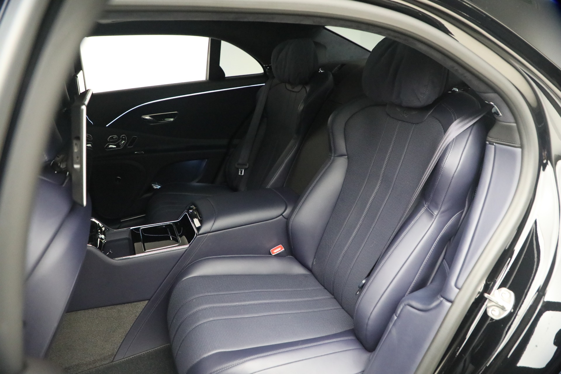 Used-2023-Bentley-Flying-Spur-V8