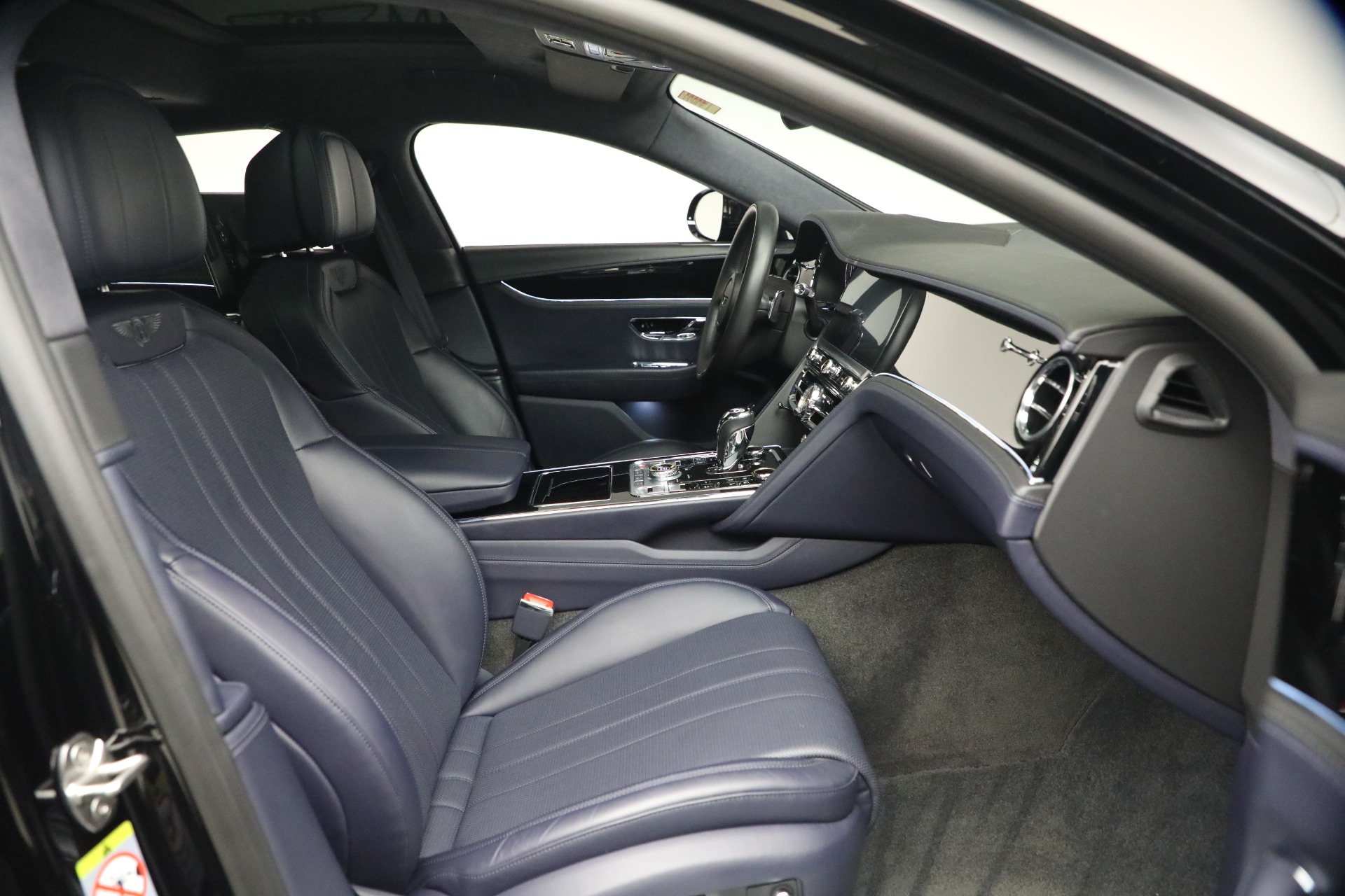 Used-2023-Bentley-Flying-Spur-V8