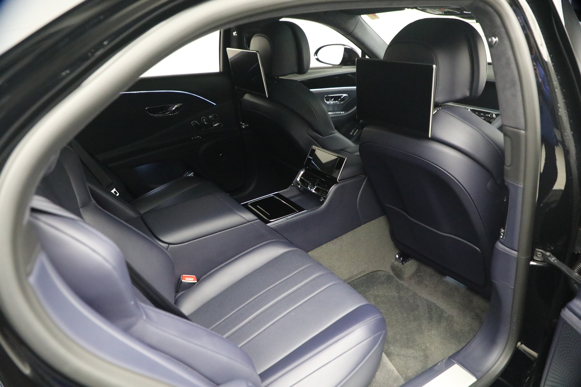 Used-2023-Bentley-Flying-Spur-V8