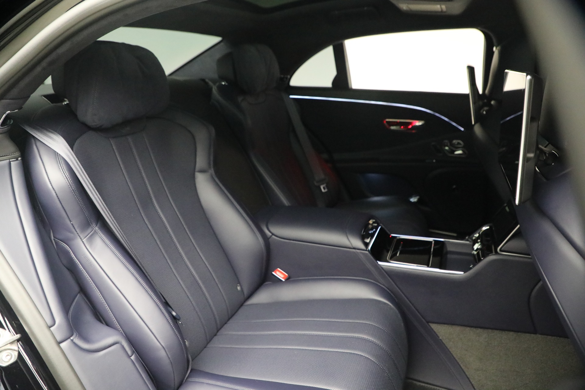 Used-2023-Bentley-Flying-Spur-V8