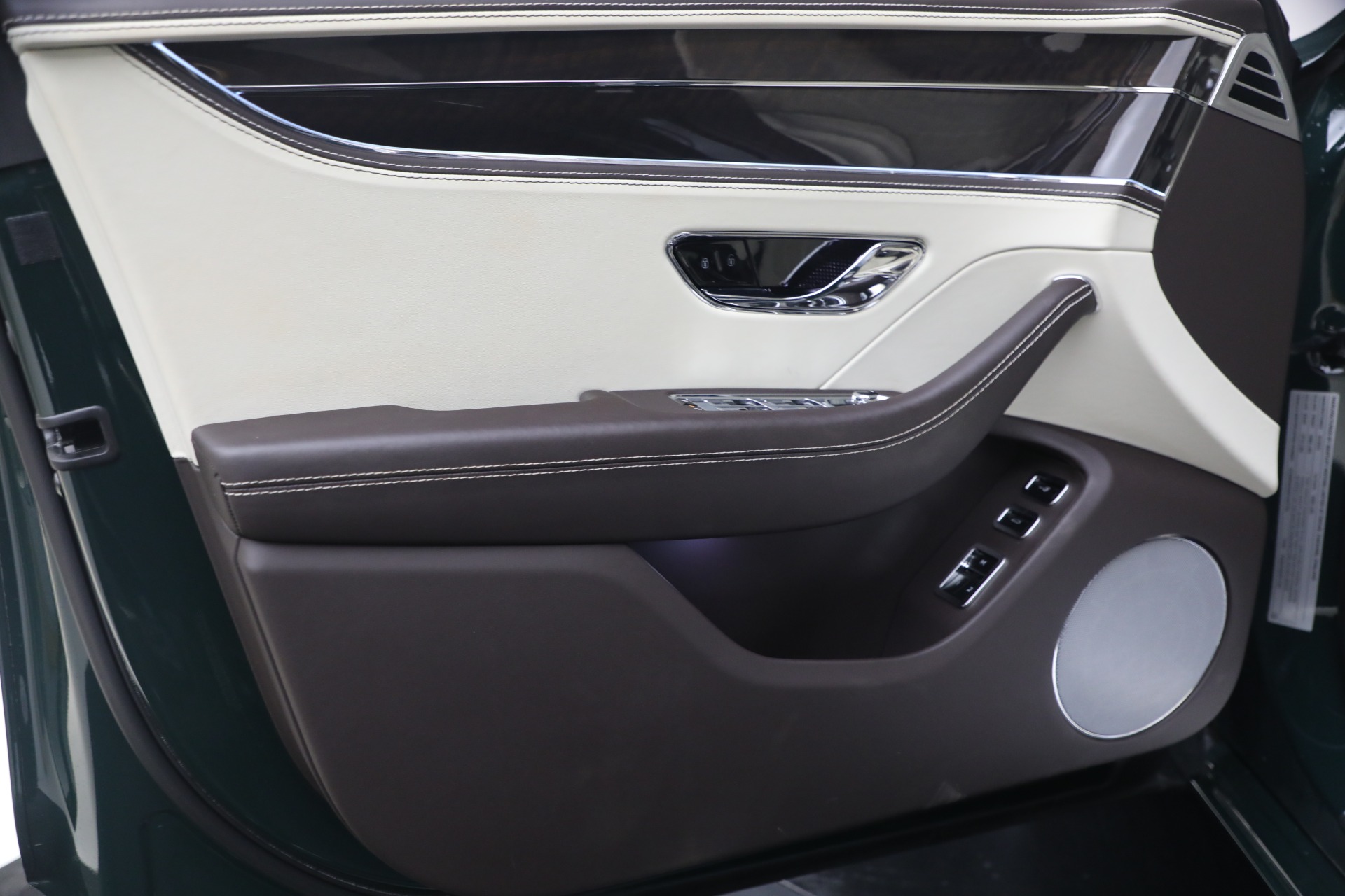 Used-2023-Bentley-Flying-Spur-Hybrid