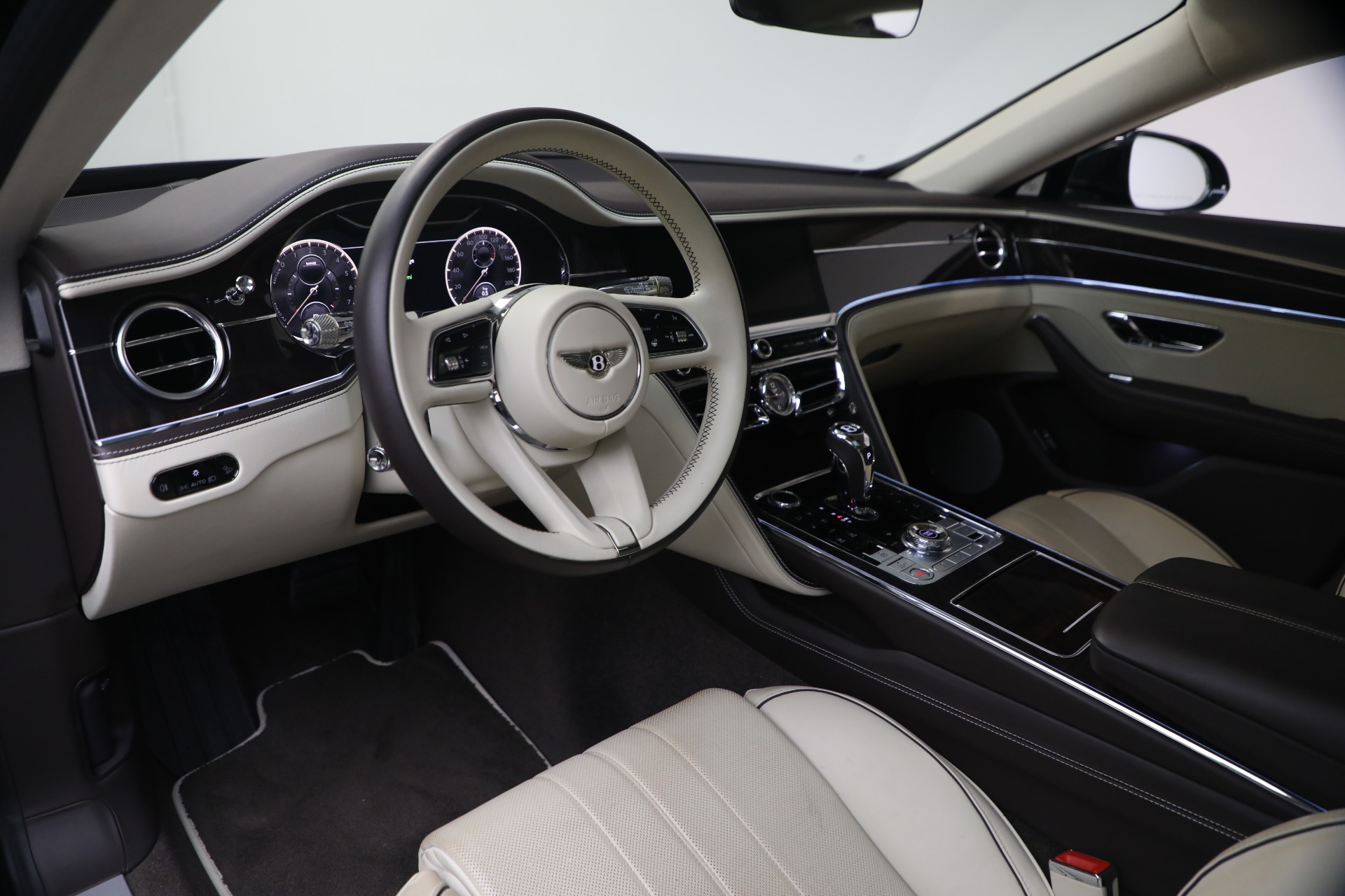 Used-2023-Bentley-Flying-Spur-Hybrid