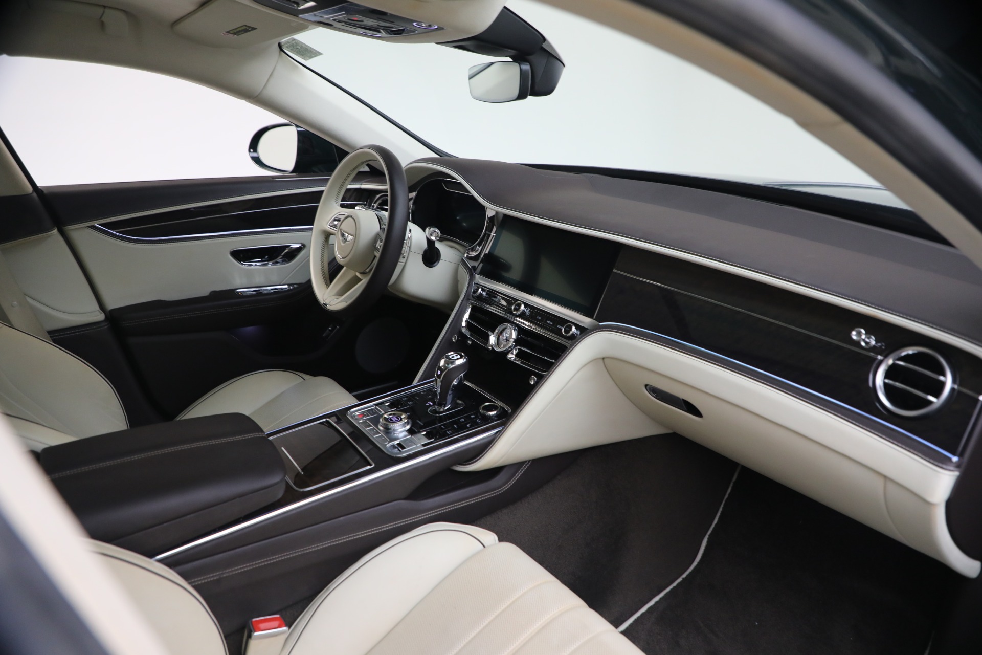 Used-2023-Bentley-Flying-Spur-Hybrid