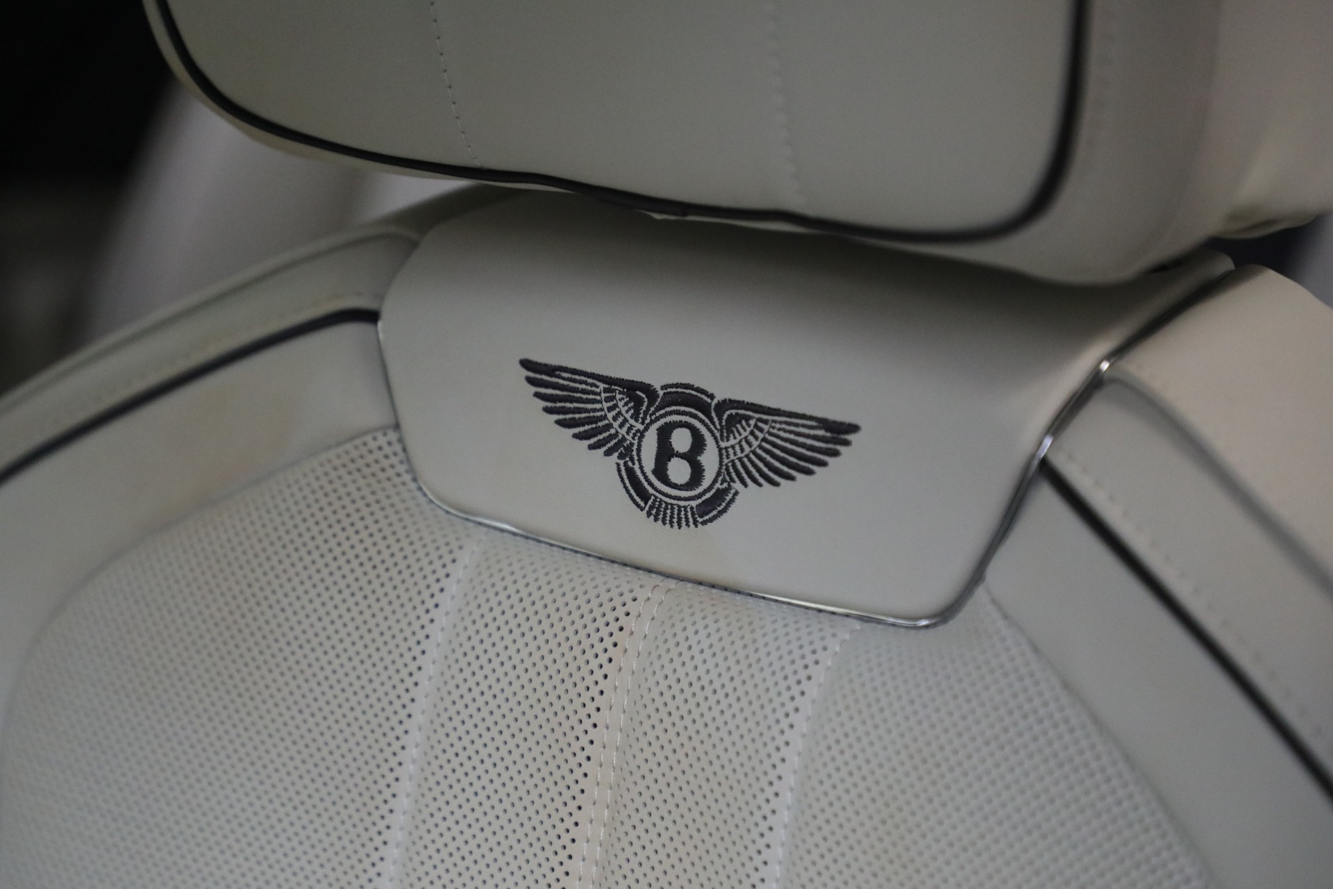 Used-2023-Bentley-Flying-Spur-Hybrid