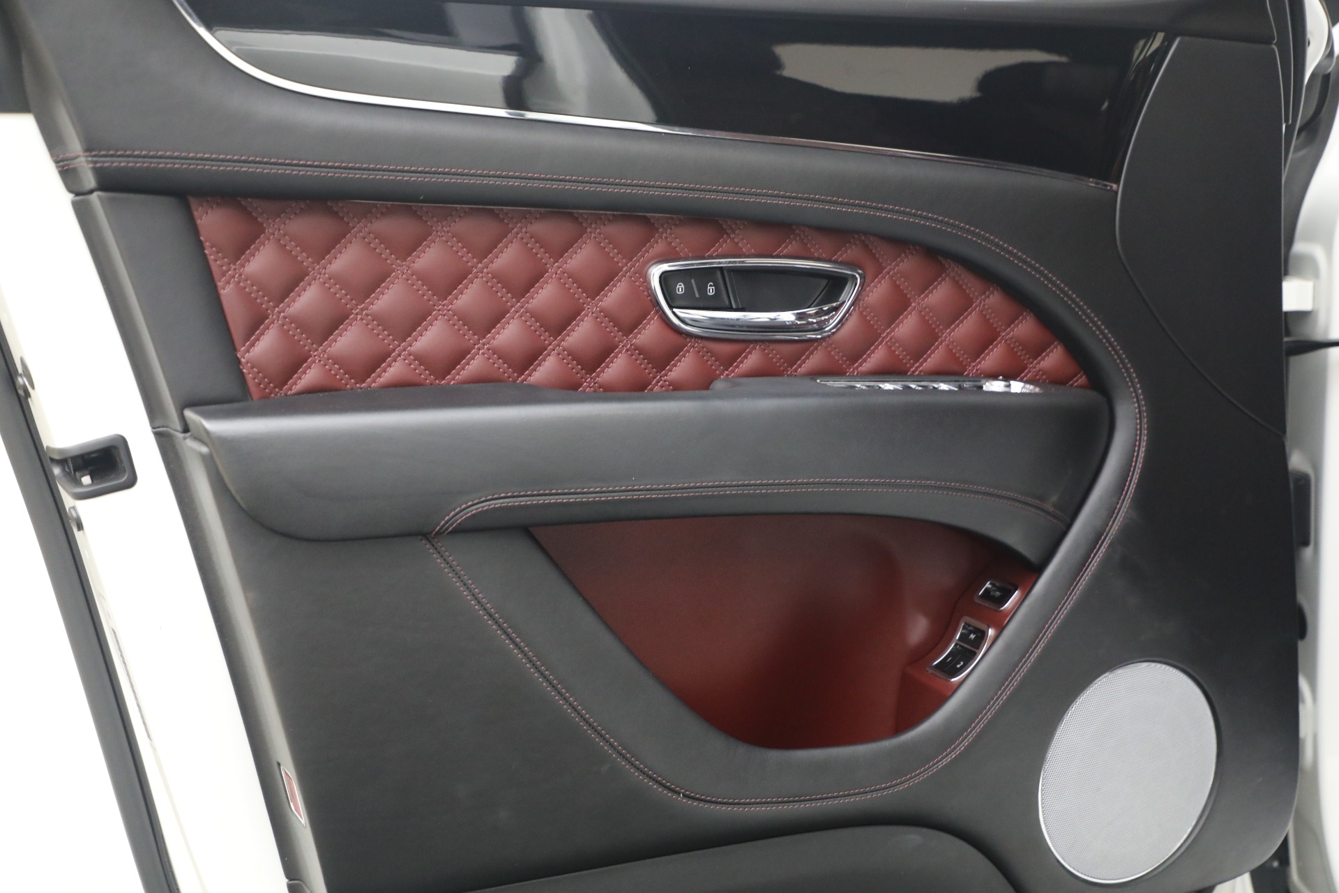 Used-2021-Bentley-Bentayga-V8