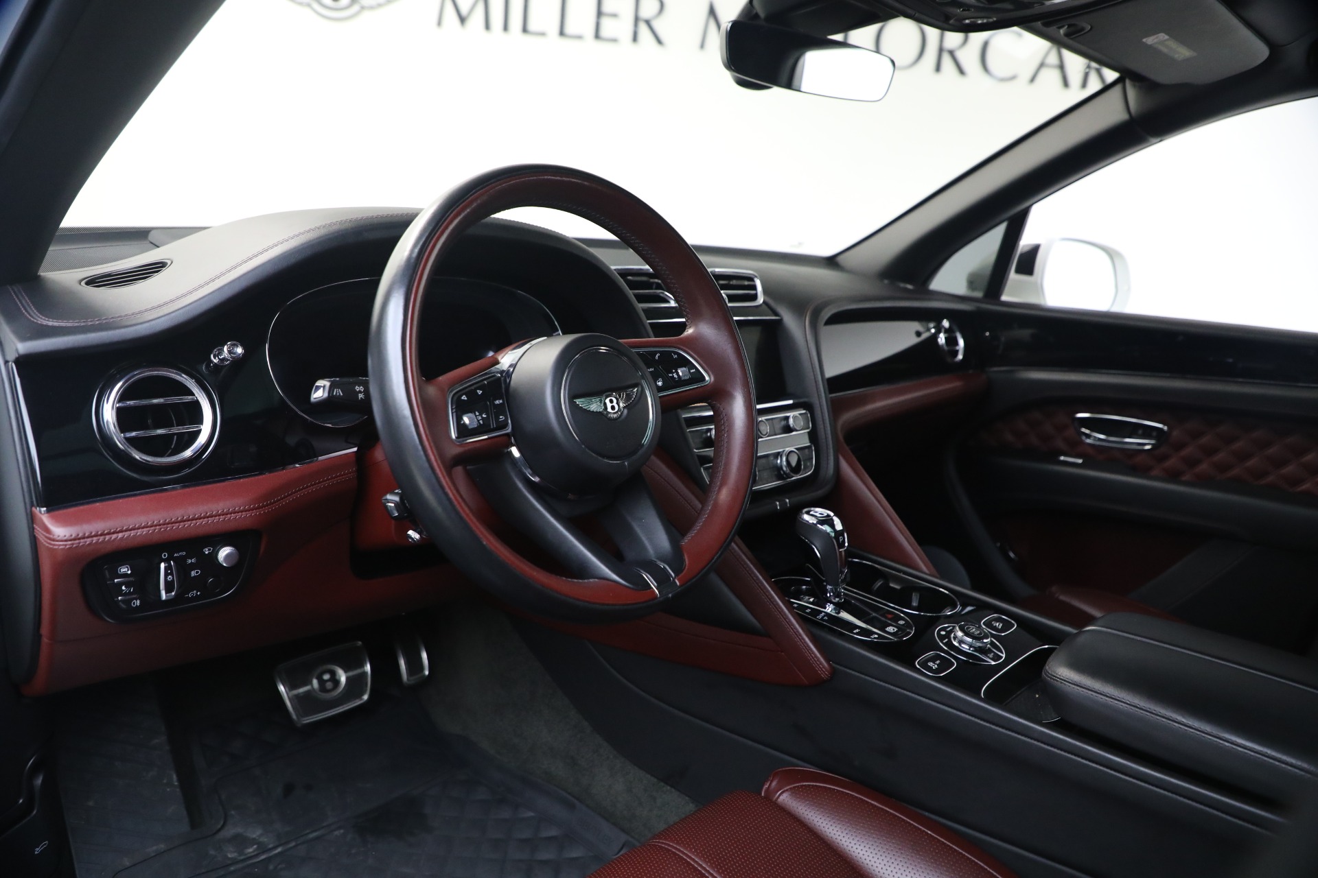 Used-2021-Bentley-Bentayga-V8
