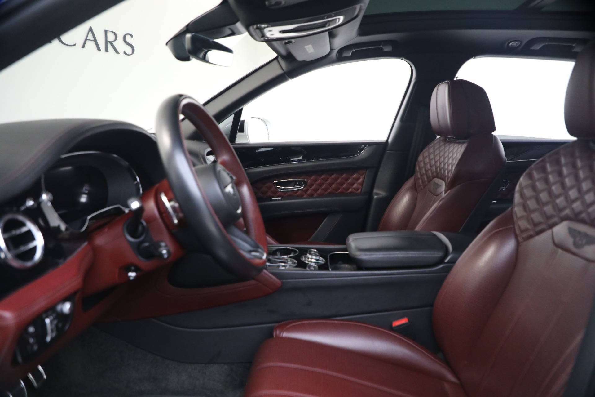 Used-2021-Bentley-Bentayga-V8