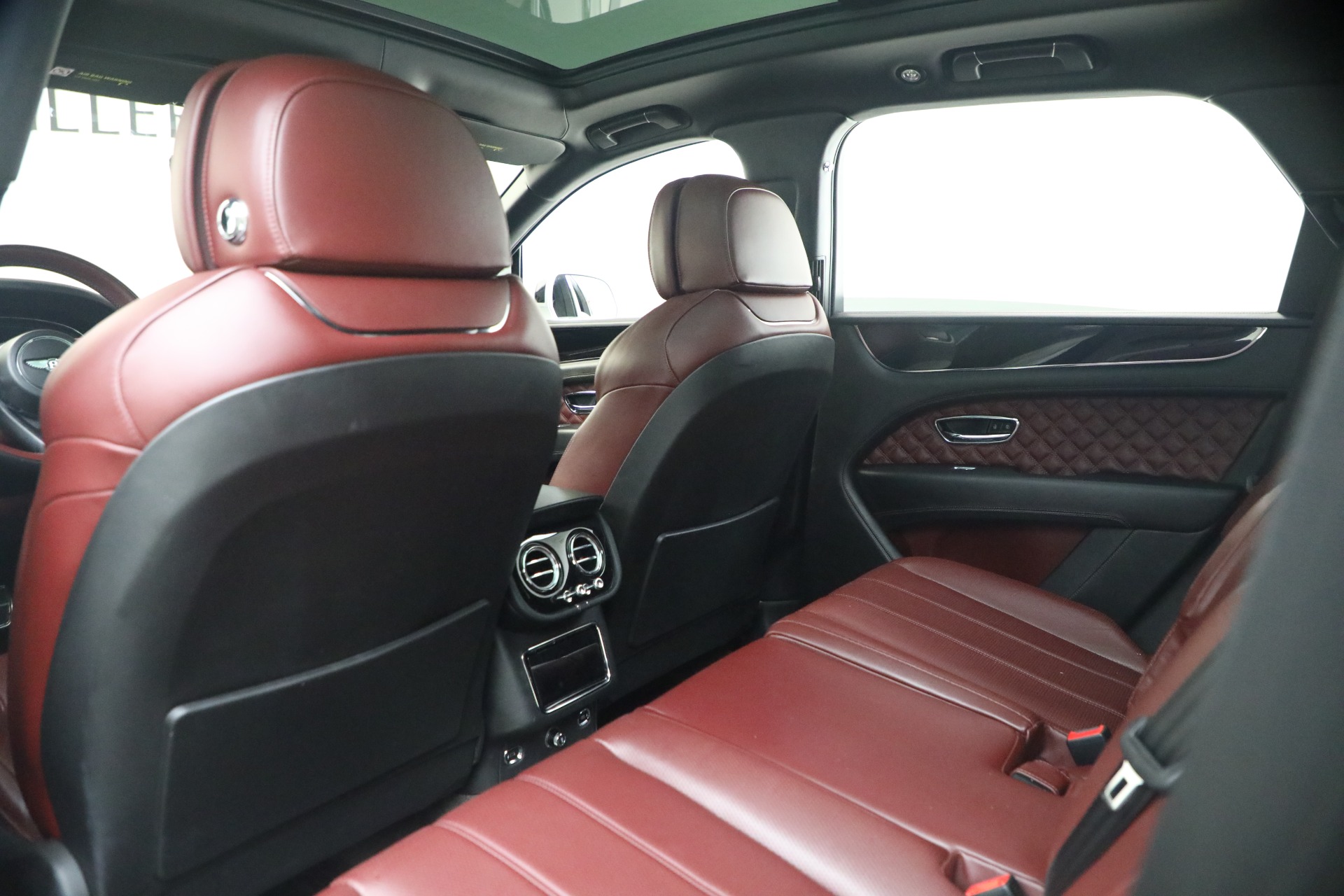 Used-2021-Bentley-Bentayga-V8