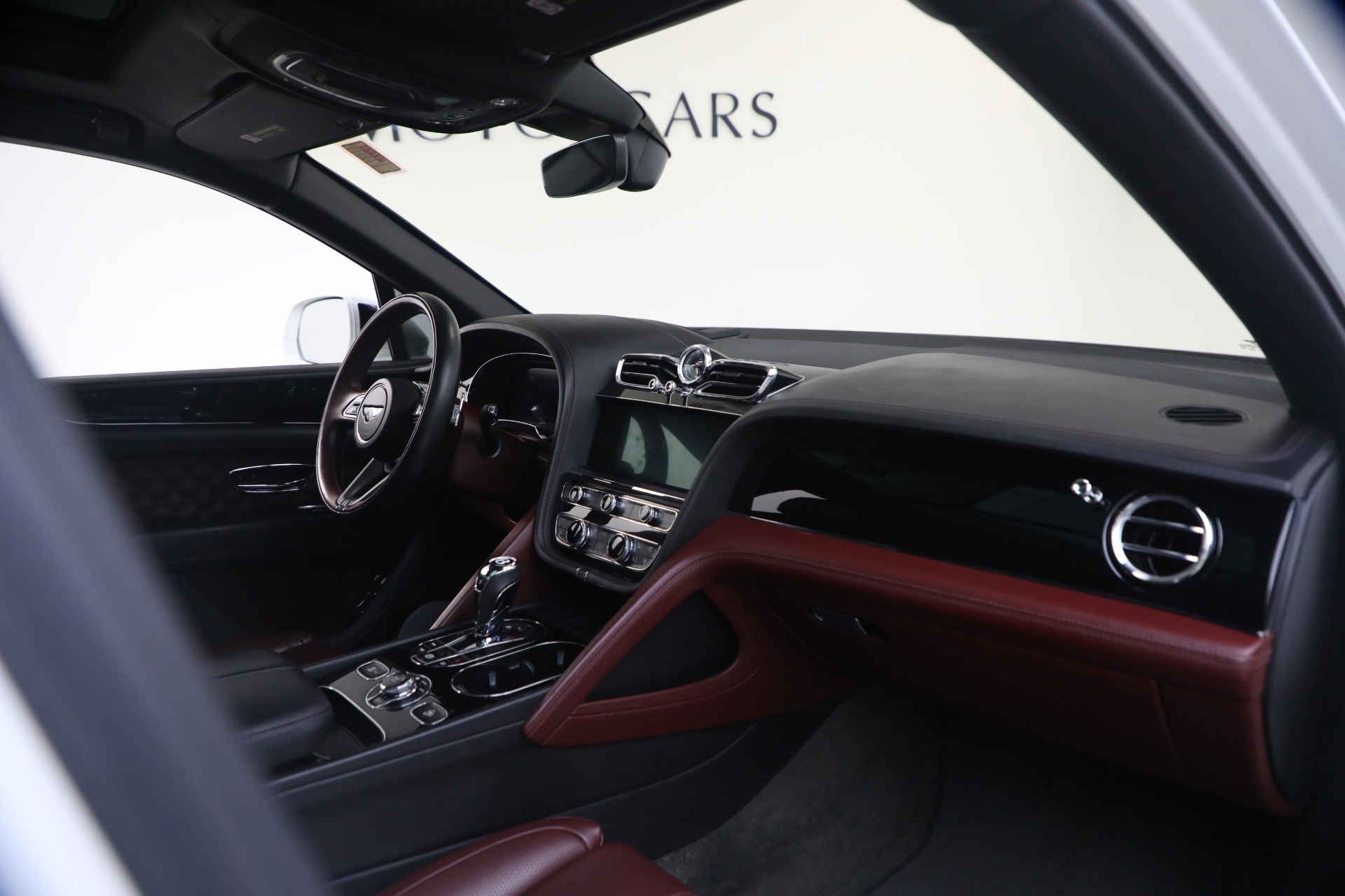 Used-2021-Bentley-Bentayga-V8
