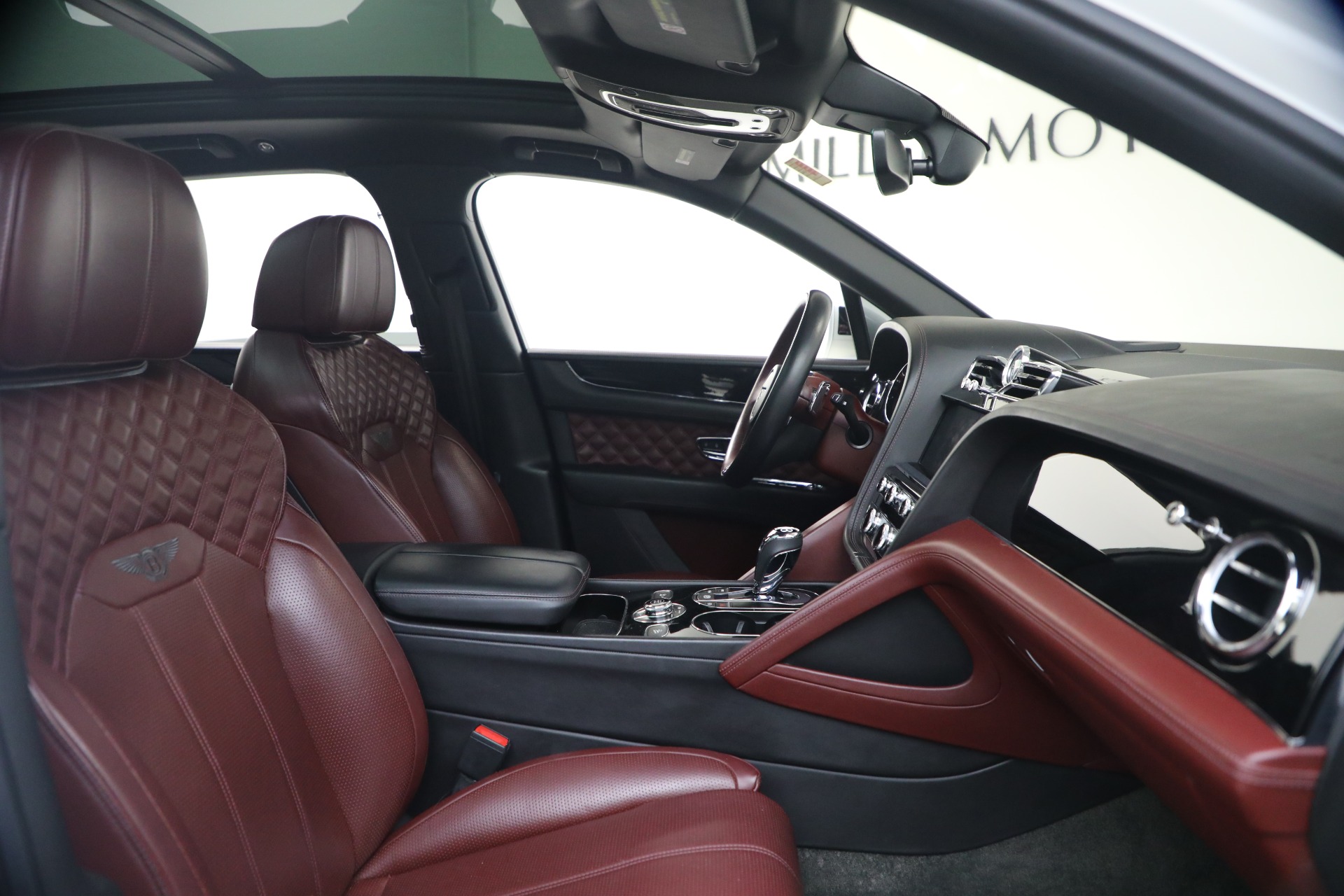 Used-2021-Bentley-Bentayga-V8