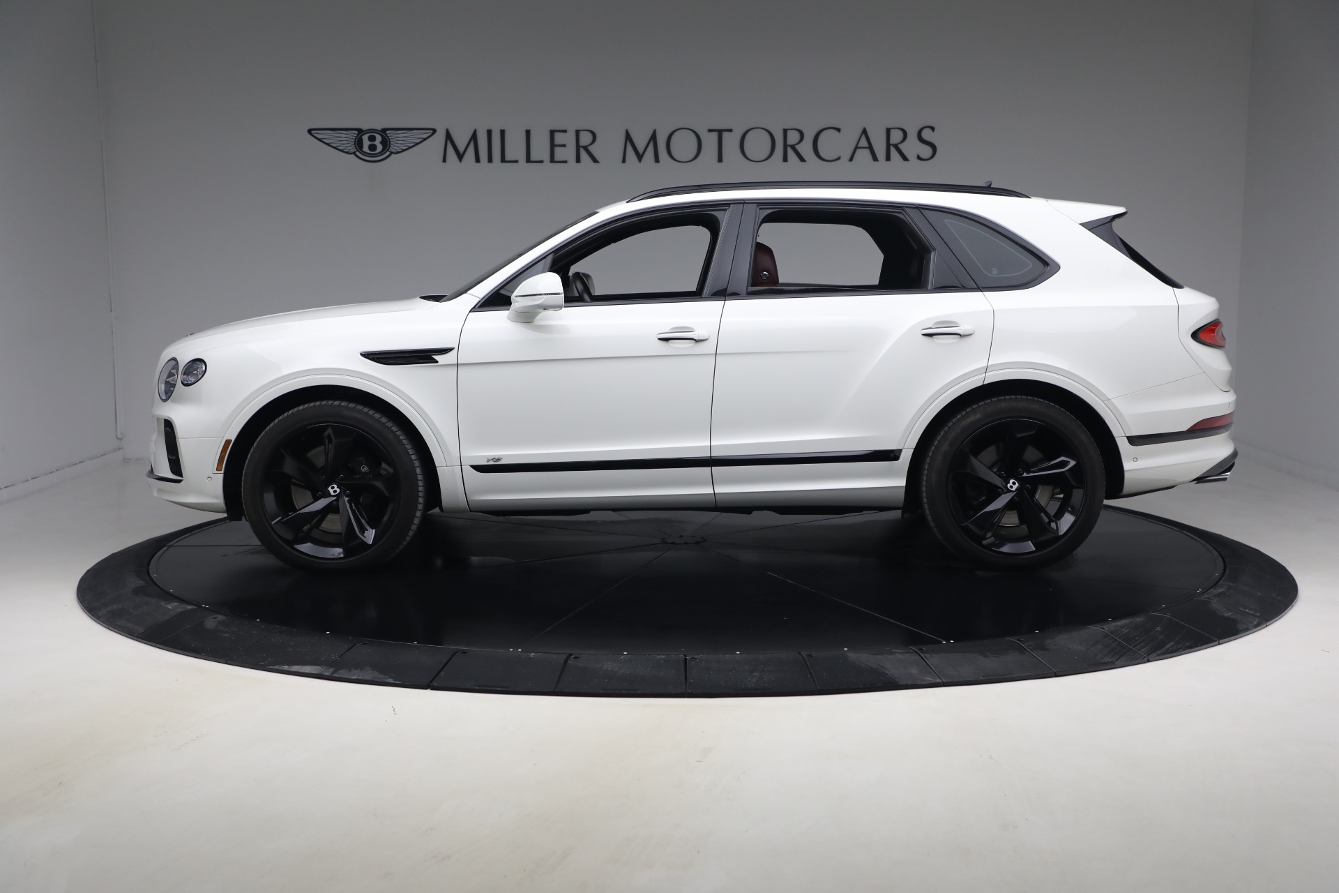 Used-2021-Bentley-Bentayga-V8