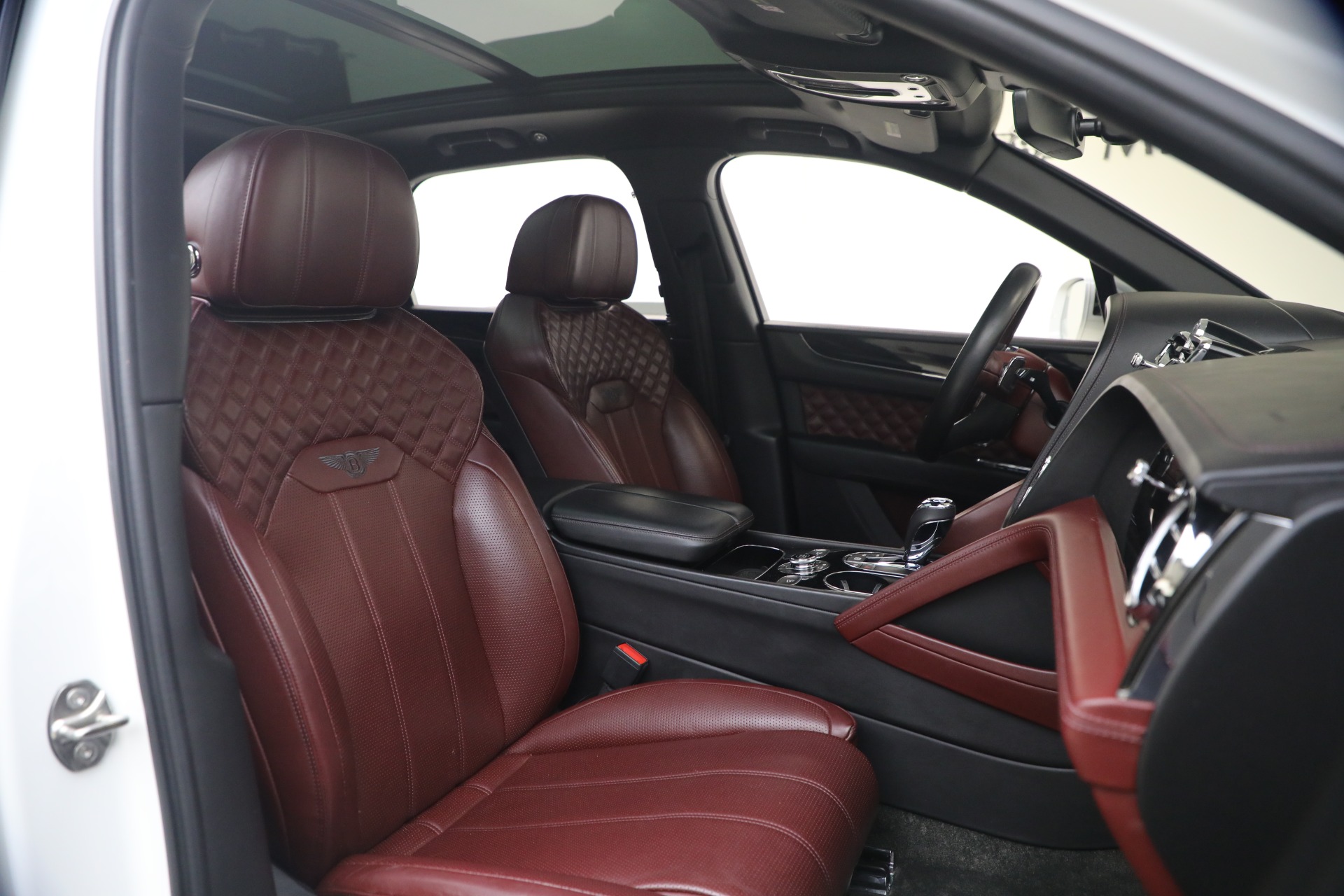 Used-2021-Bentley-Bentayga-V8