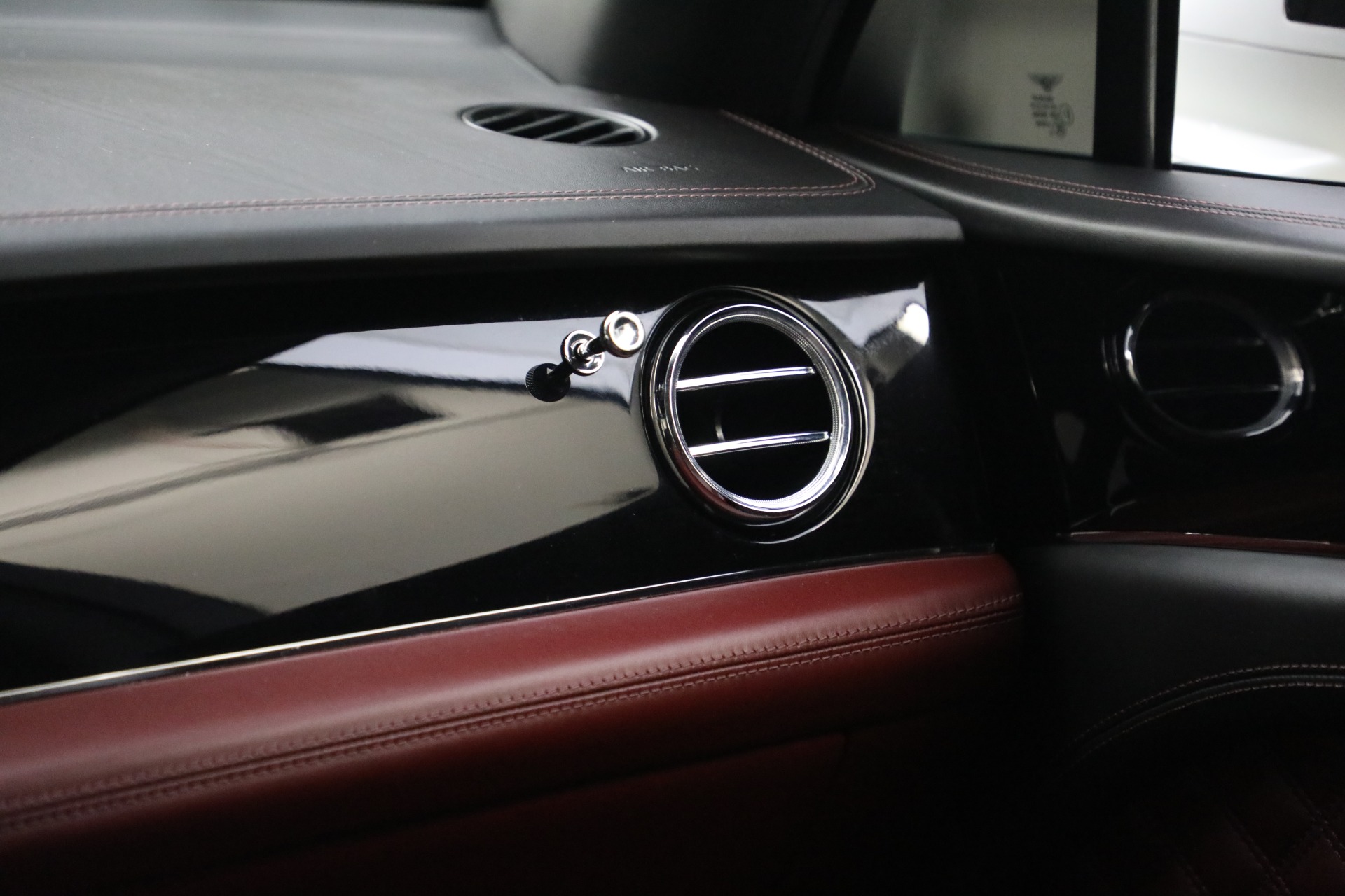 Used-2021-Bentley-Bentayga-V8
