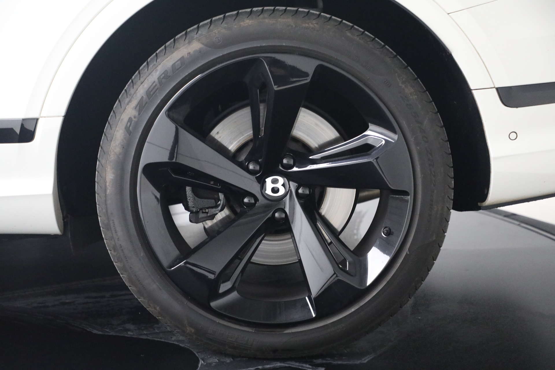 Used-2021-Bentley-Bentayga-V8