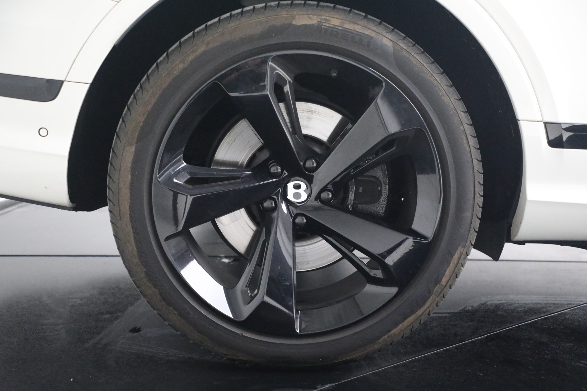 Used-2021-Bentley-Bentayga-V8