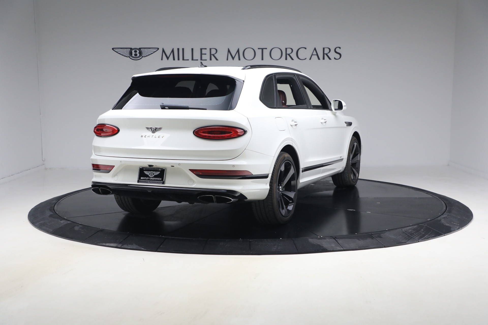Used-2021-Bentley-Bentayga-V8
