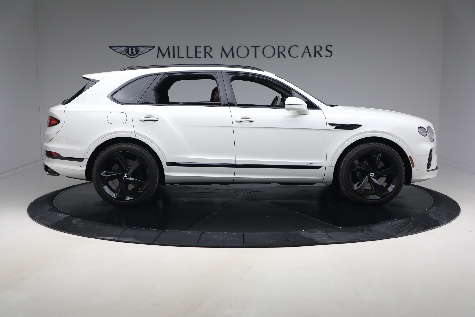 Used-2021-Bentley-Bentayga-V8
