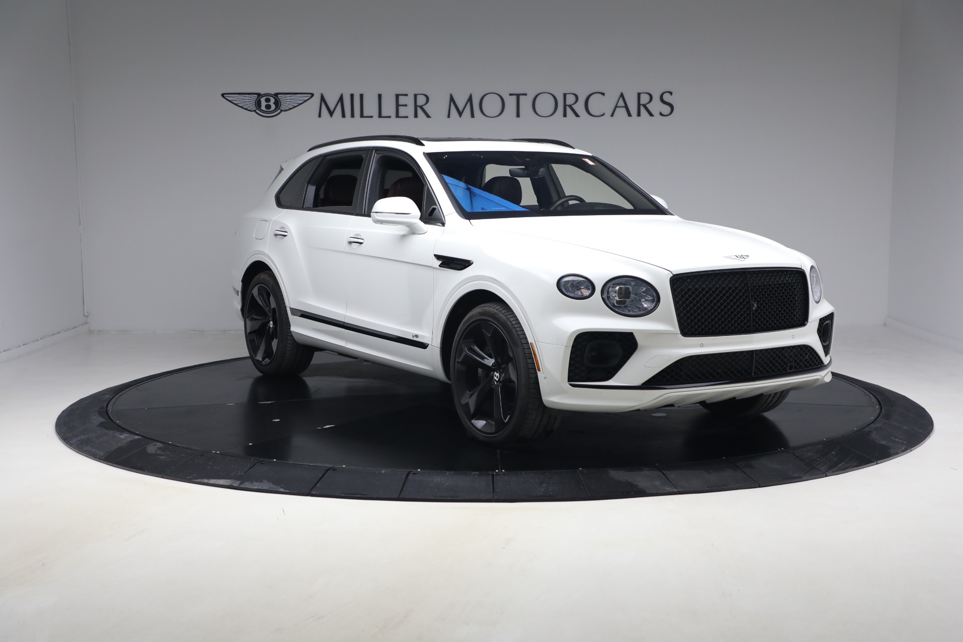 Used-2021-Bentley-Bentayga-V8