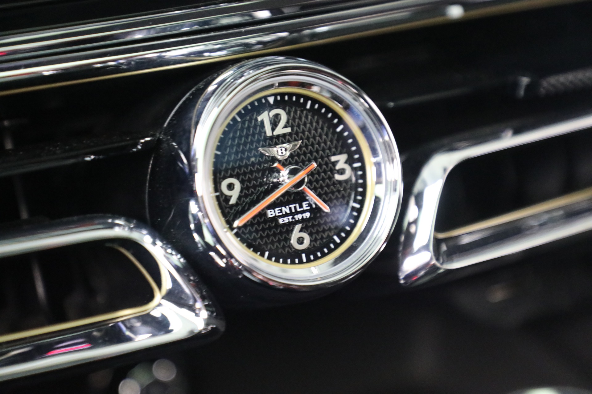 Used-2022-Bentley-Flying-Spur-V8