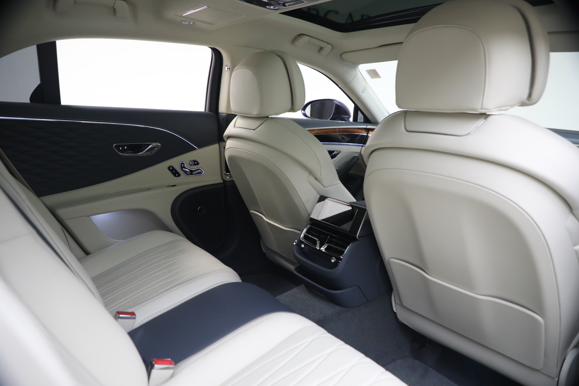 Used-2020-Bentley-Flying-Spur-W12