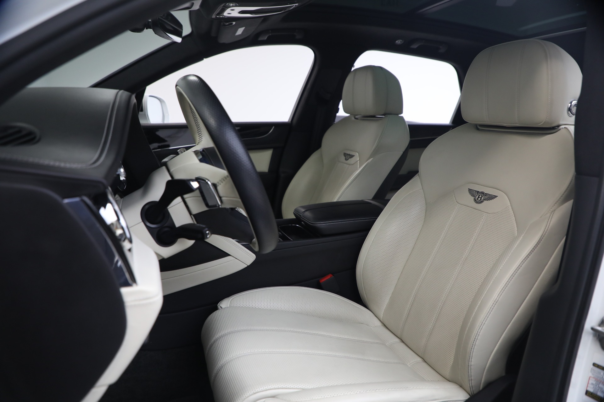 Used-2023-Bentley-Bentayga-V8
