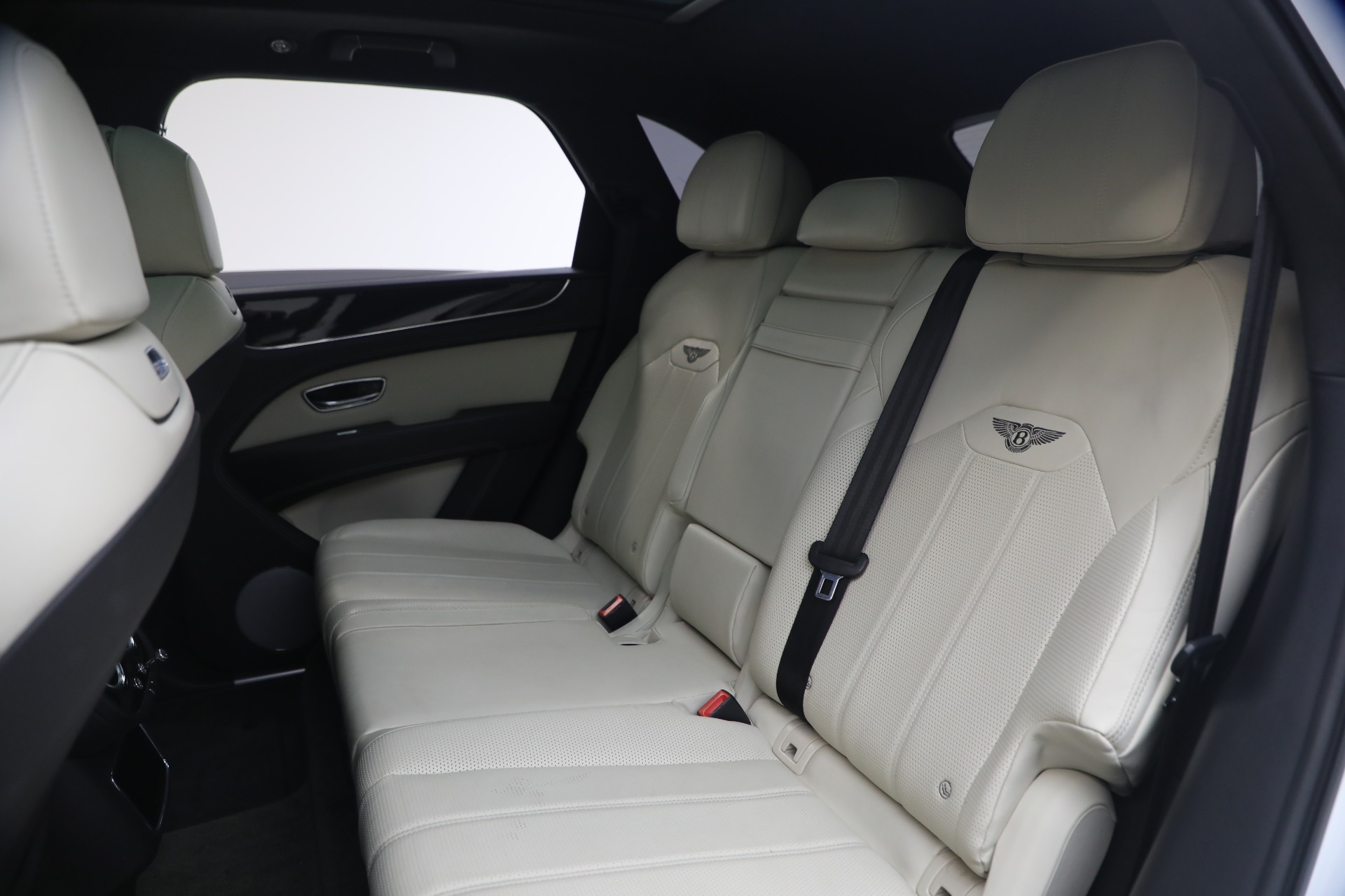 Used-2023-Bentley-Bentayga-V8
