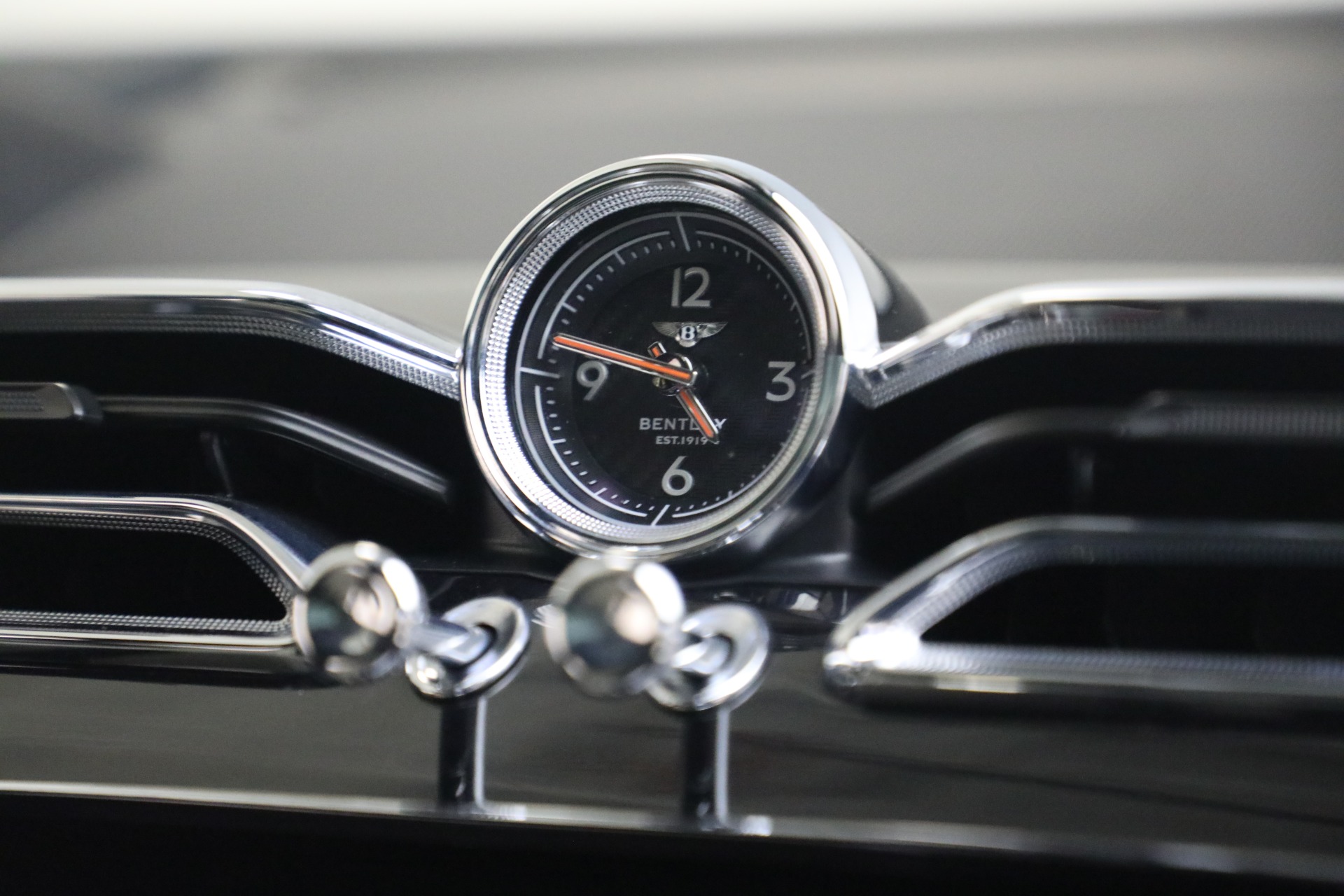 Used-2023-Bentley-Bentayga-V8