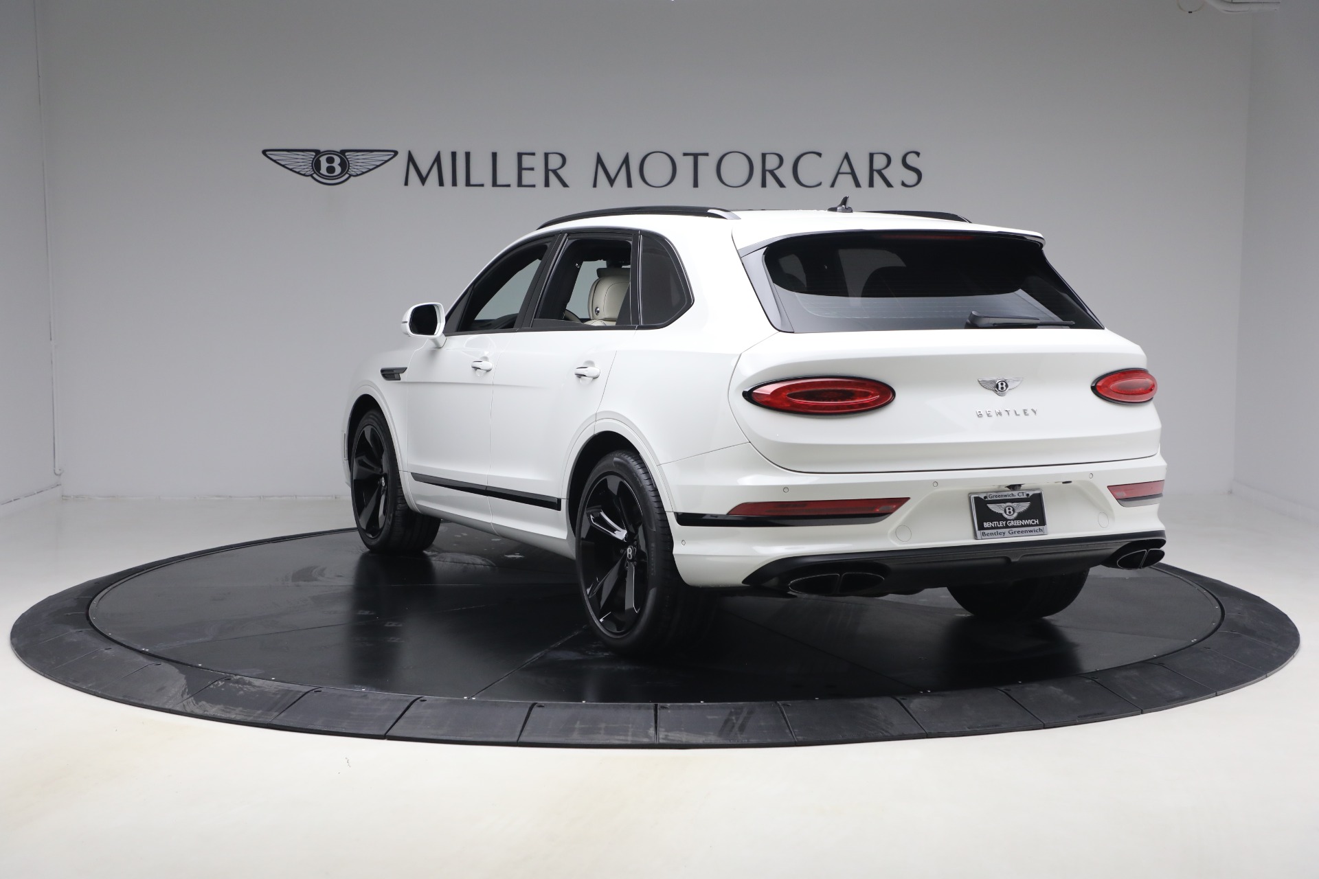Used-2023-Bentley-Bentayga-V8