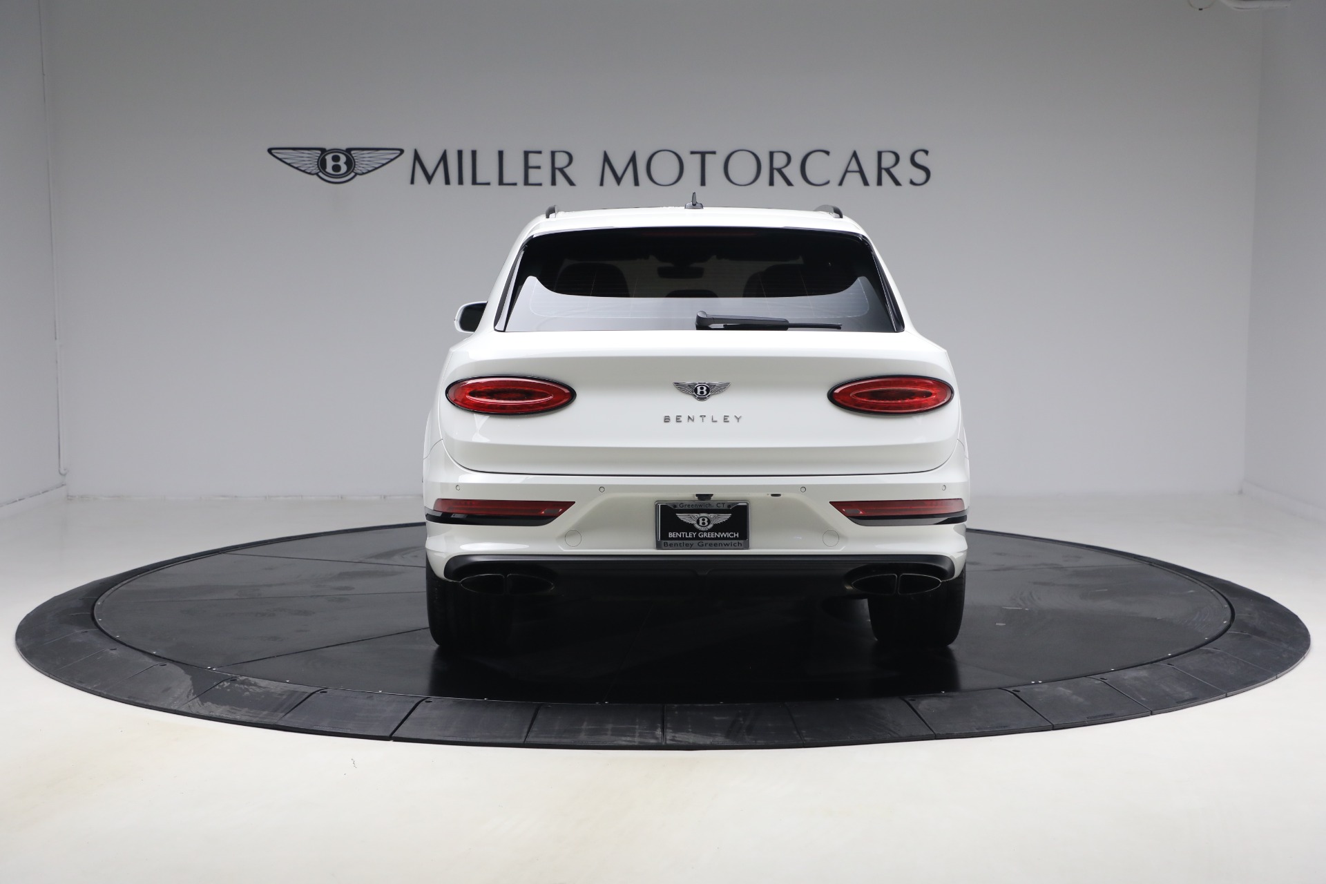 Used-2023-Bentley-Bentayga-V8