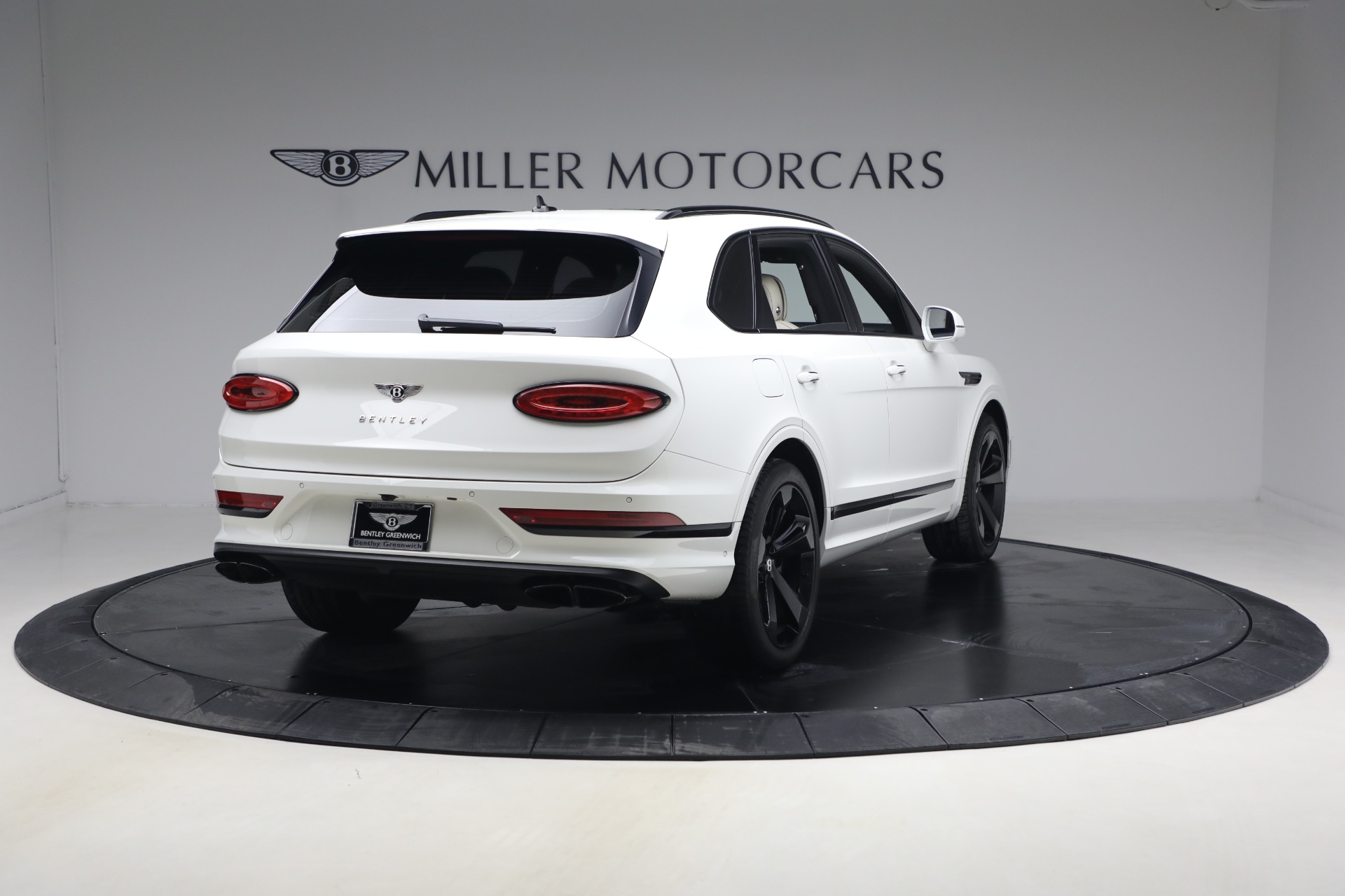 Used-2023-Bentley-Bentayga-V8