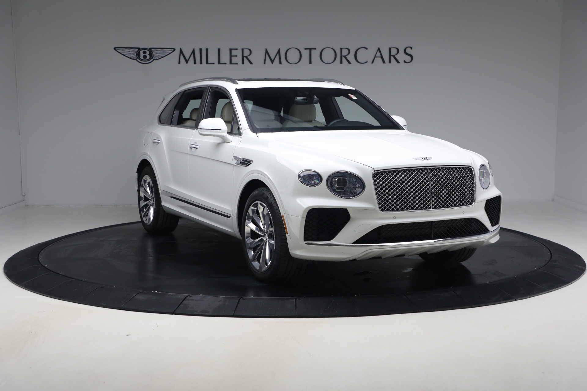 Used-2023-Bentley-Bentayga-V8
