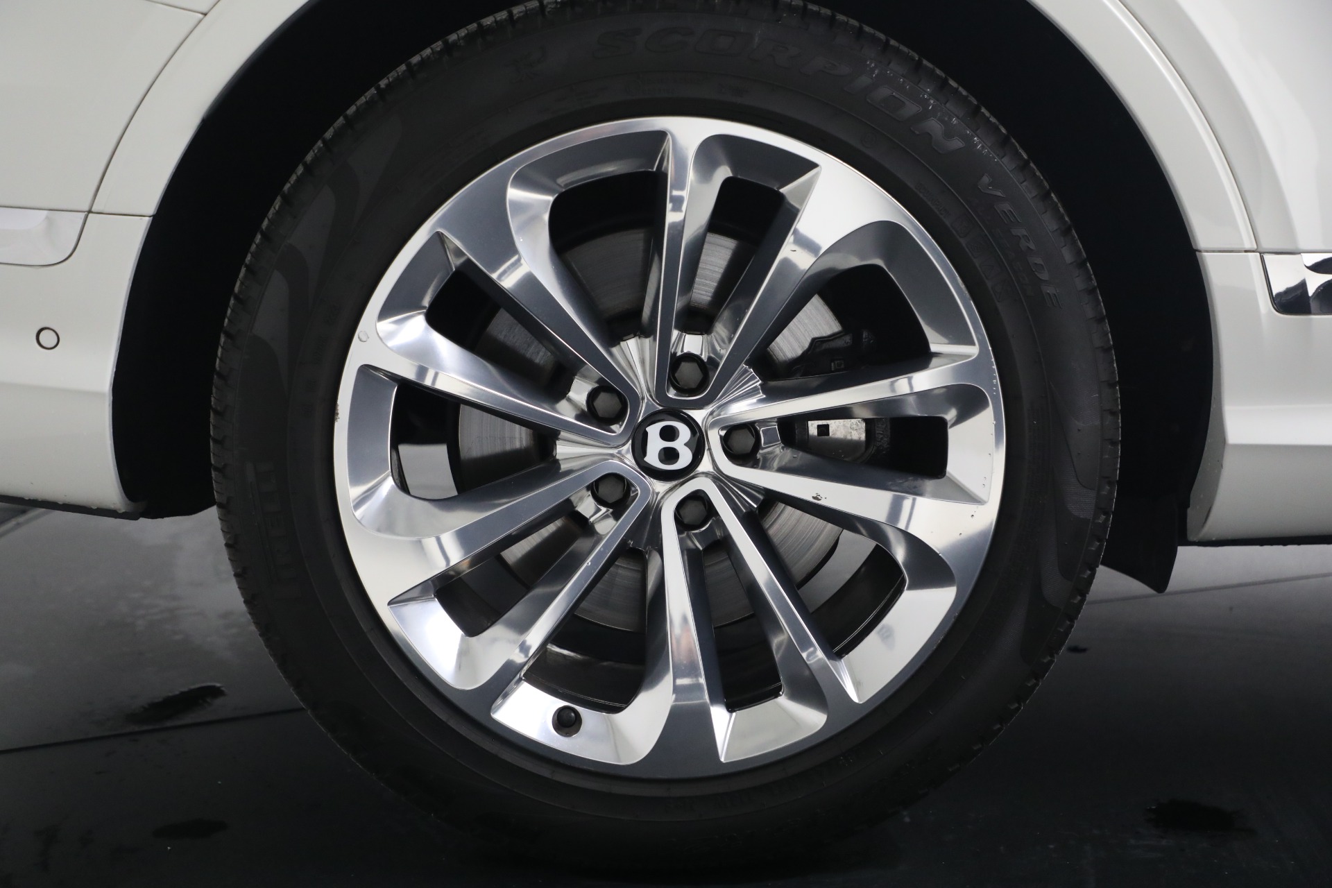 Used-2023-Bentley-Bentayga-V8