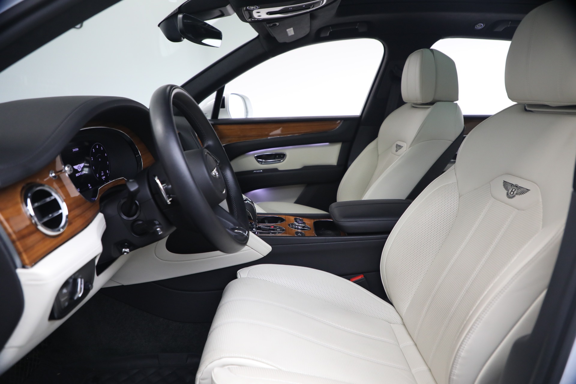 Used-2023-Bentley-Bentayga-V8