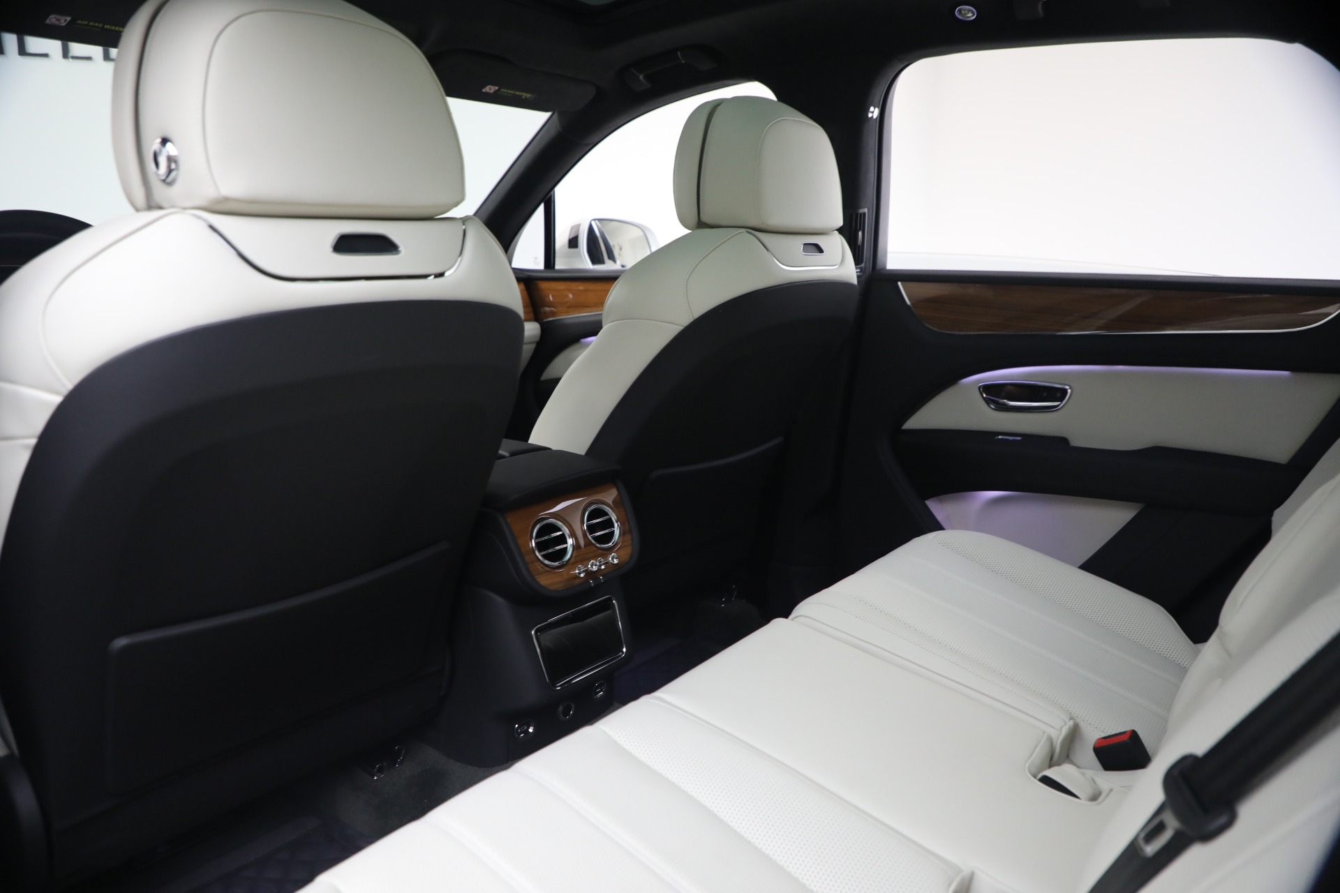 Used-2023-Bentley-Bentayga-V8