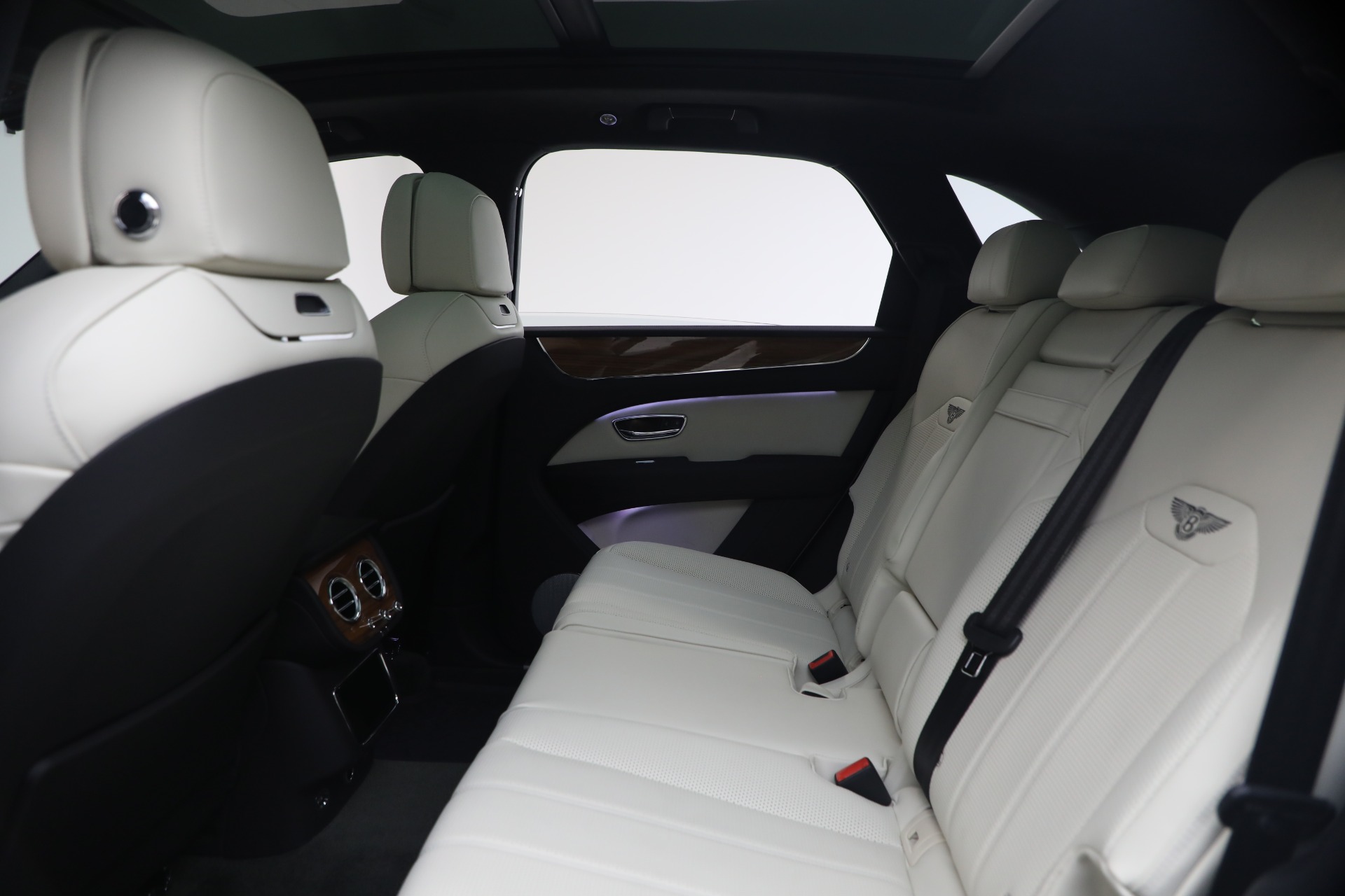 Used-2023-Bentley-Bentayga-V8