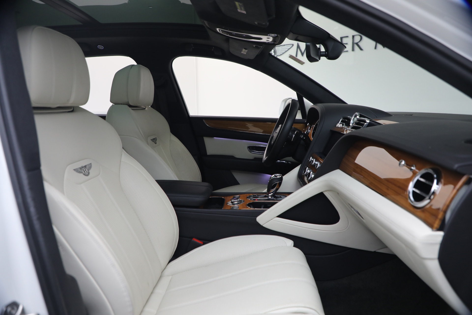 Used-2023-Bentley-Bentayga-V8