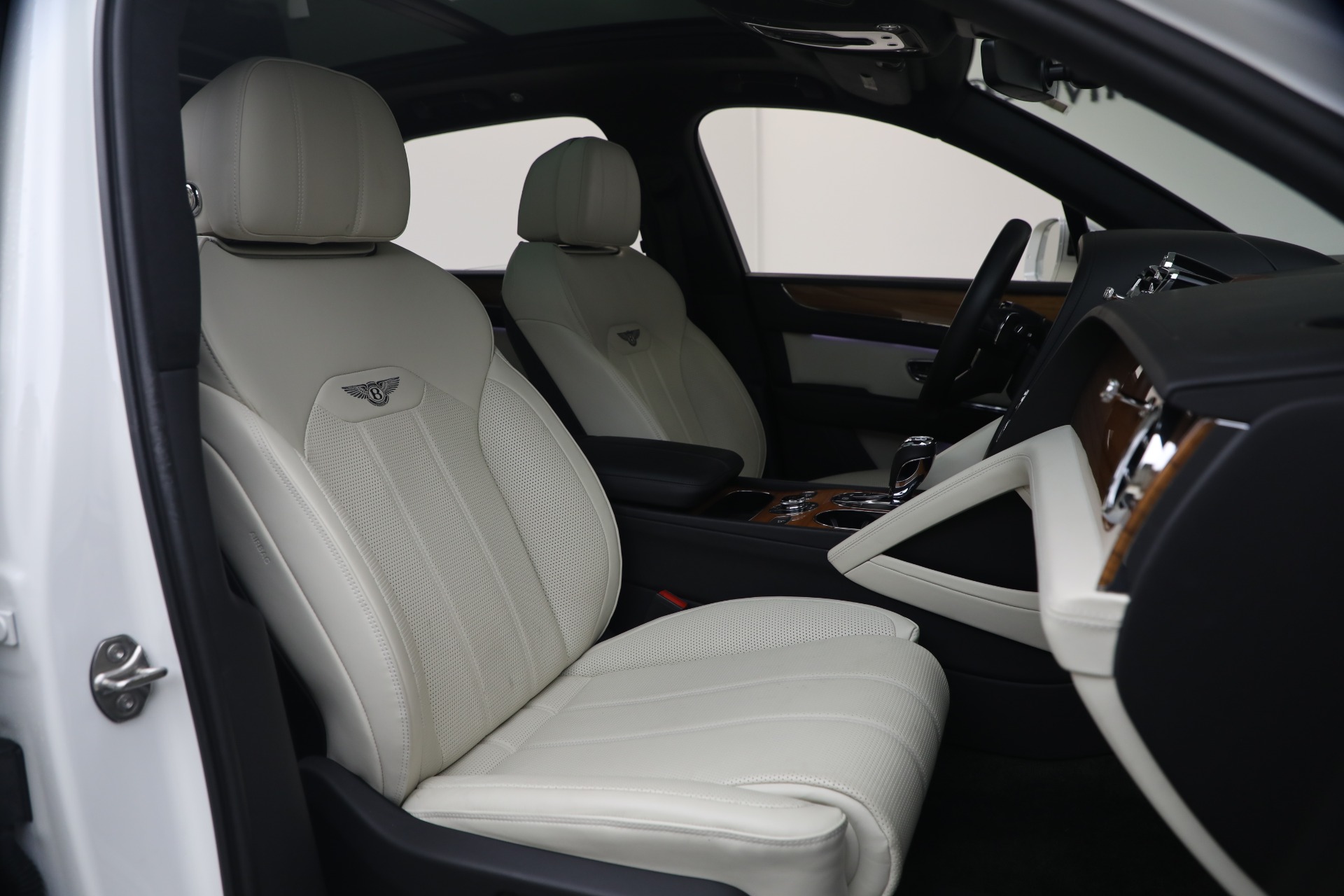 Used-2023-Bentley-Bentayga-V8