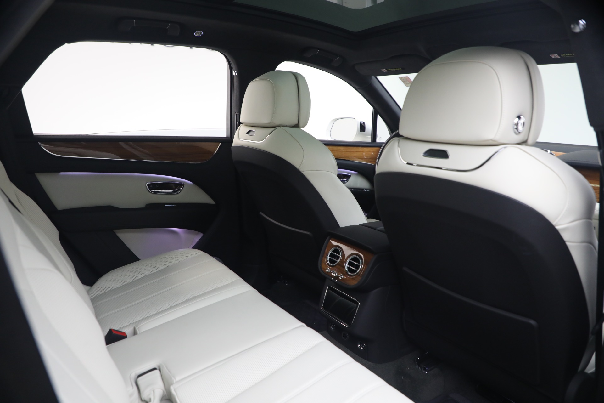 Used-2023-Bentley-Bentayga-V8