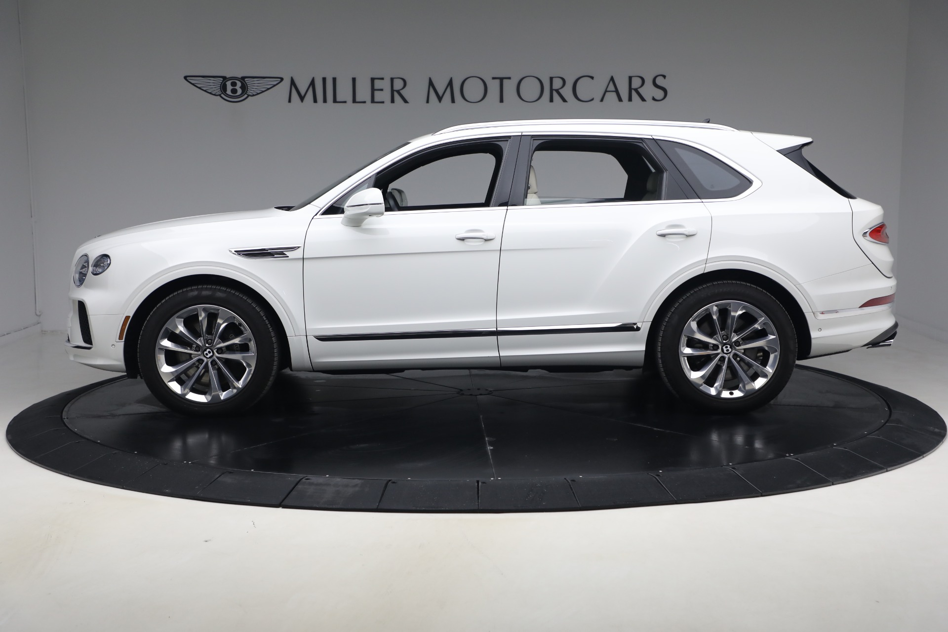 Used-2023-Bentley-Bentayga-V8