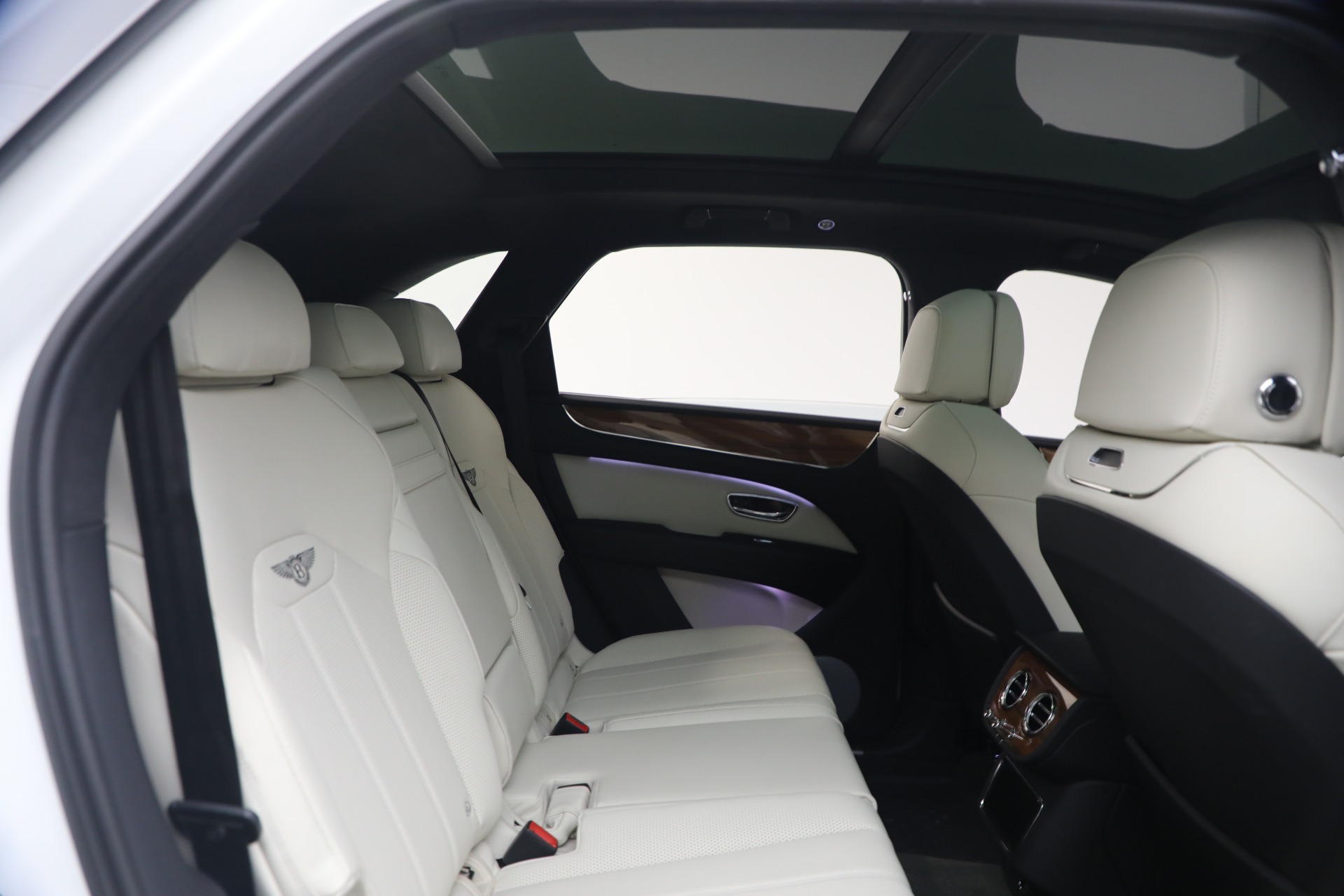 Used-2023-Bentley-Bentayga-V8