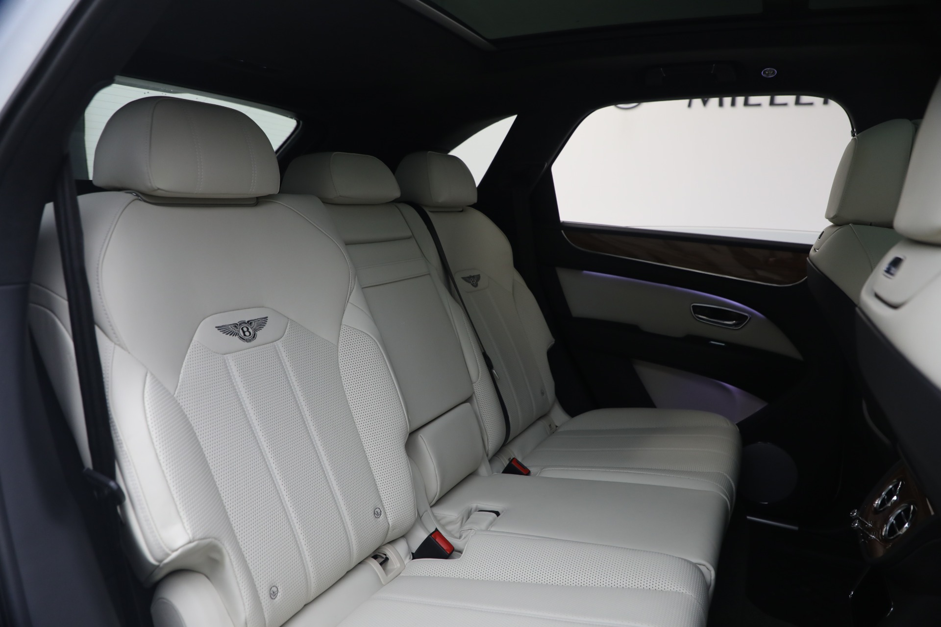 Used-2023-Bentley-Bentayga-V8