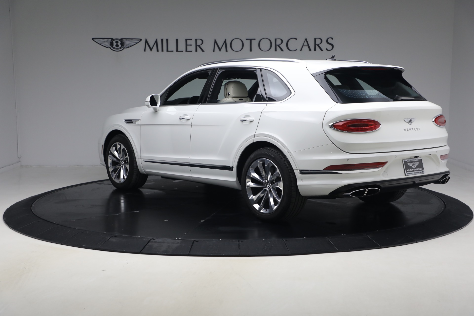 Used-2023-Bentley-Bentayga-V8