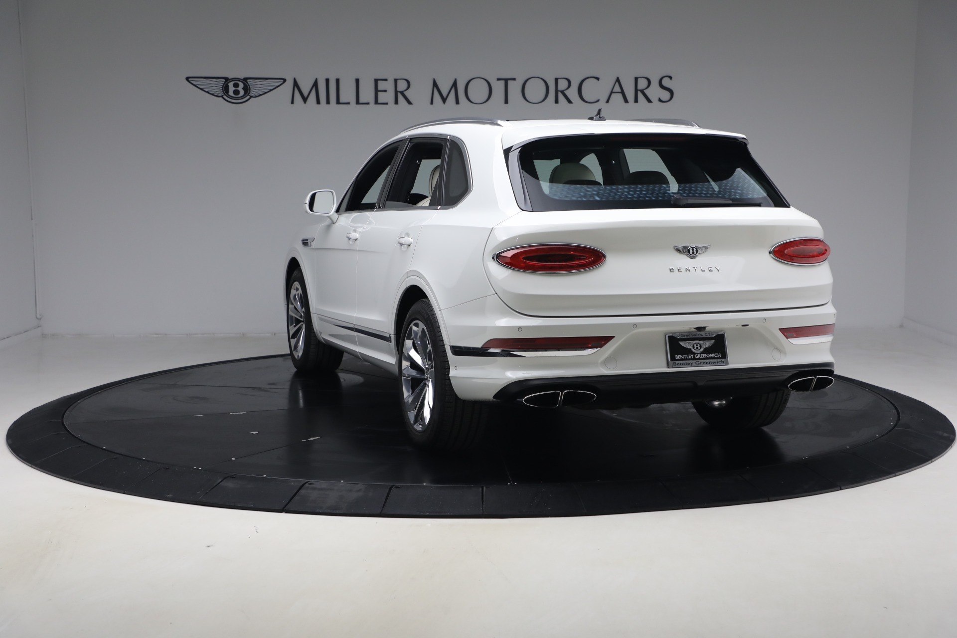 Used-2023-Bentley-Bentayga-V8