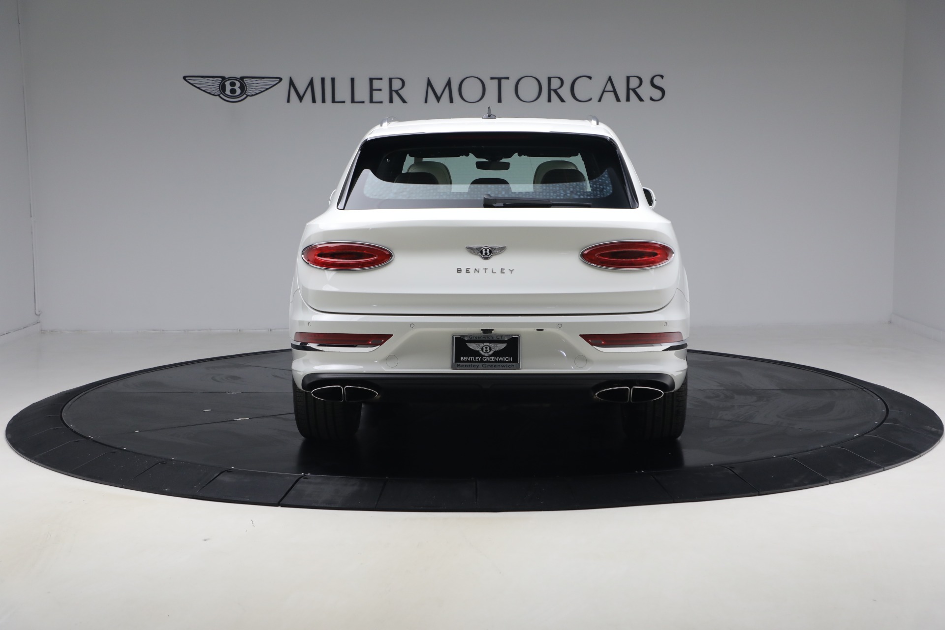Used-2023-Bentley-Bentayga-V8