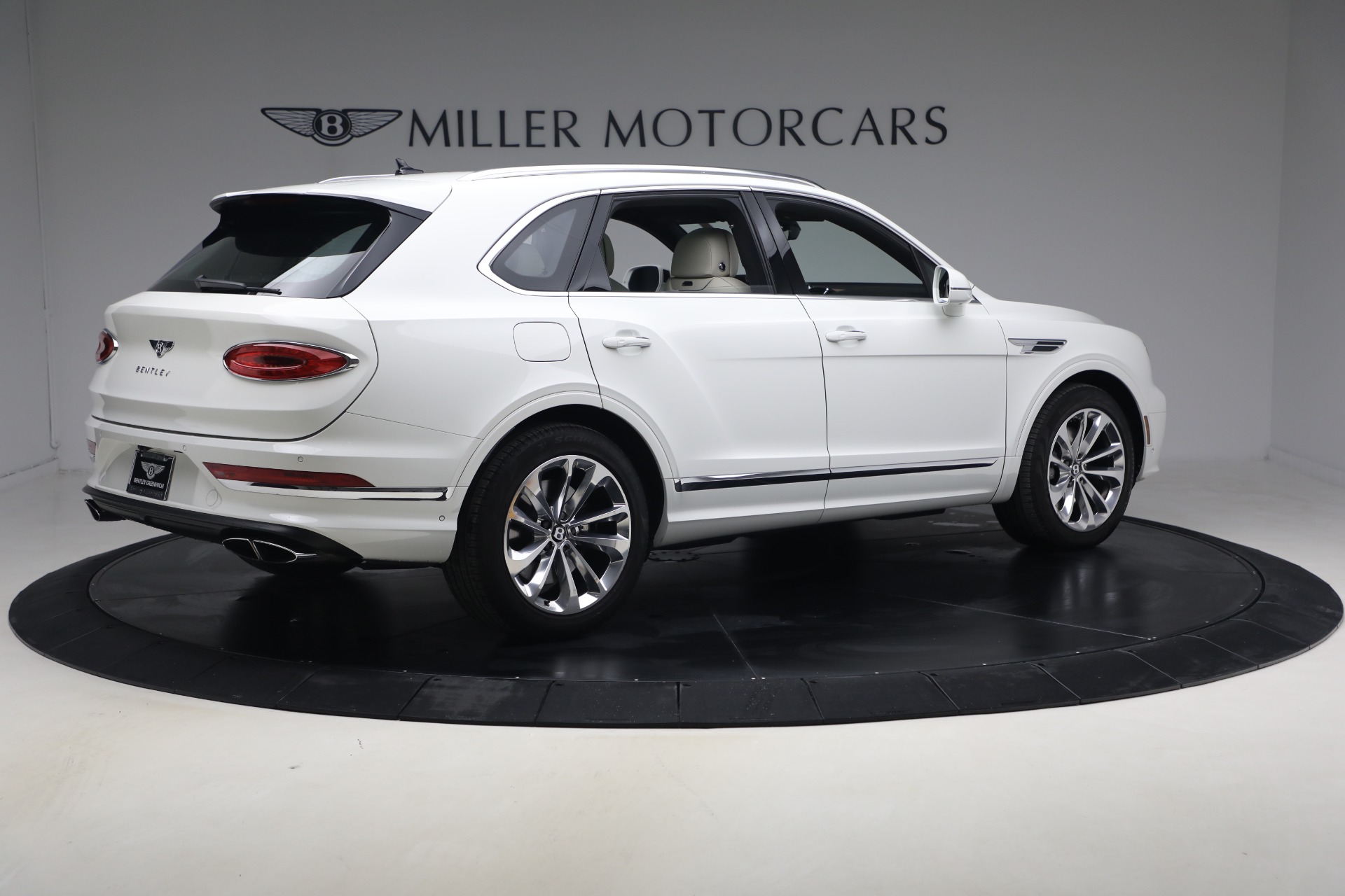 Used-2023-Bentley-Bentayga-V8
