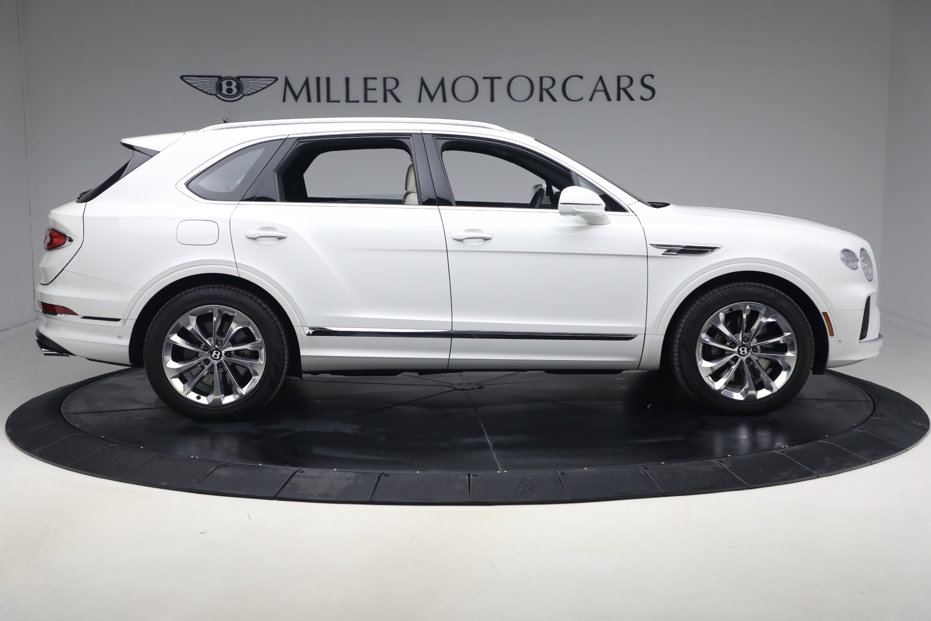 Used-2023-Bentley-Bentayga-V8