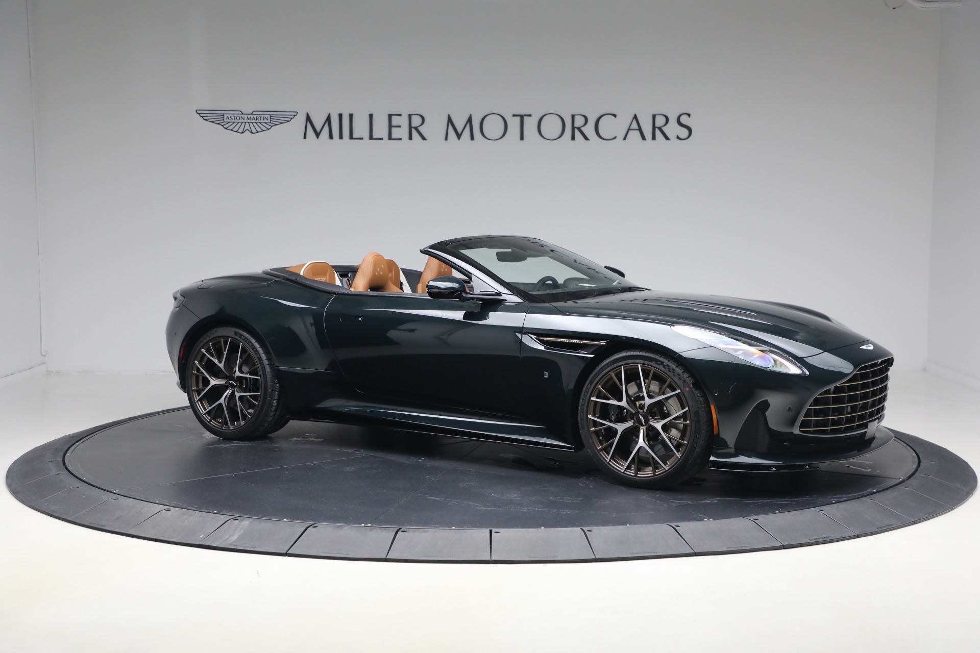 New-2026-Aston-Martin-DB12-Volante