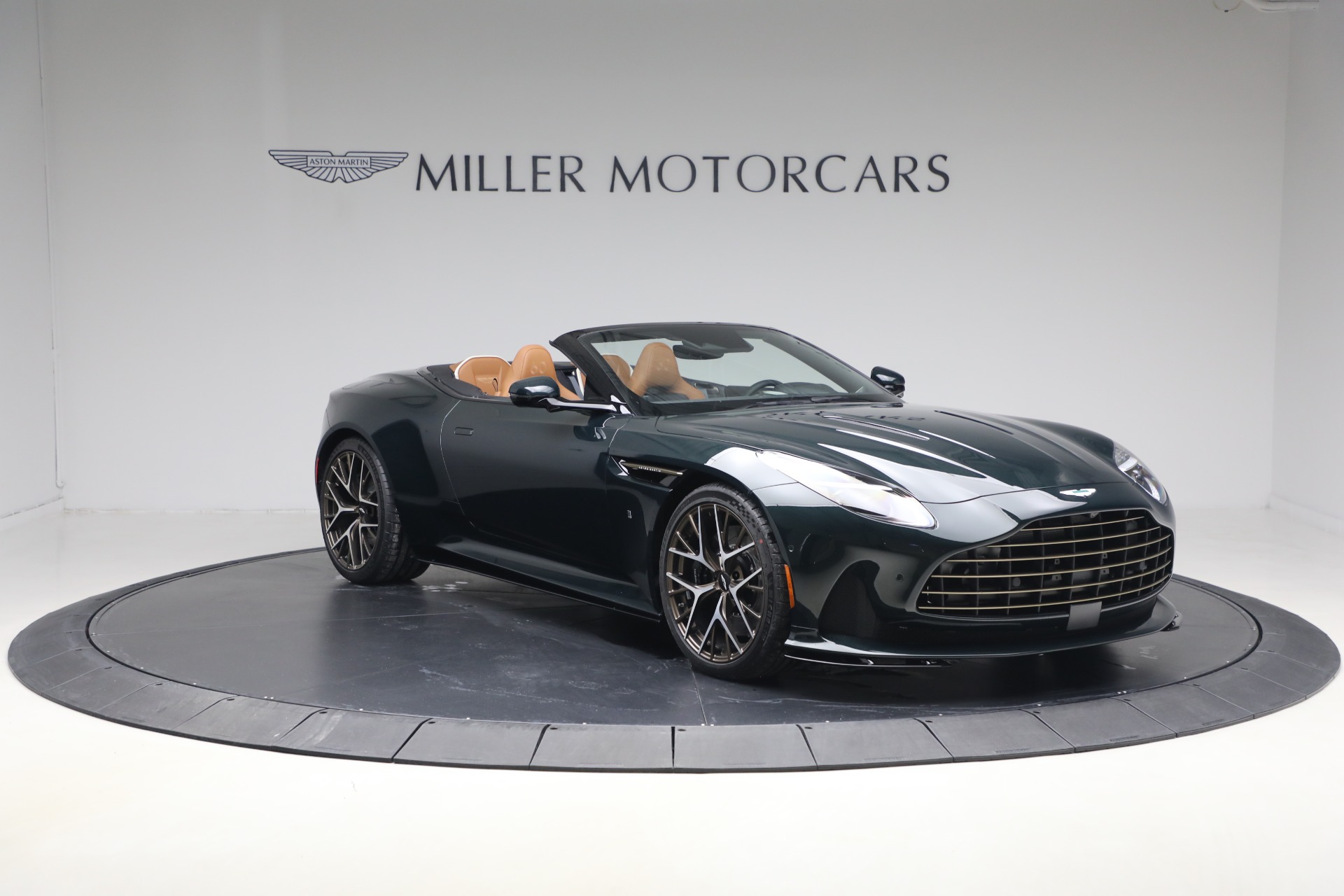 New-2026-Aston-Martin-DB12-Volante