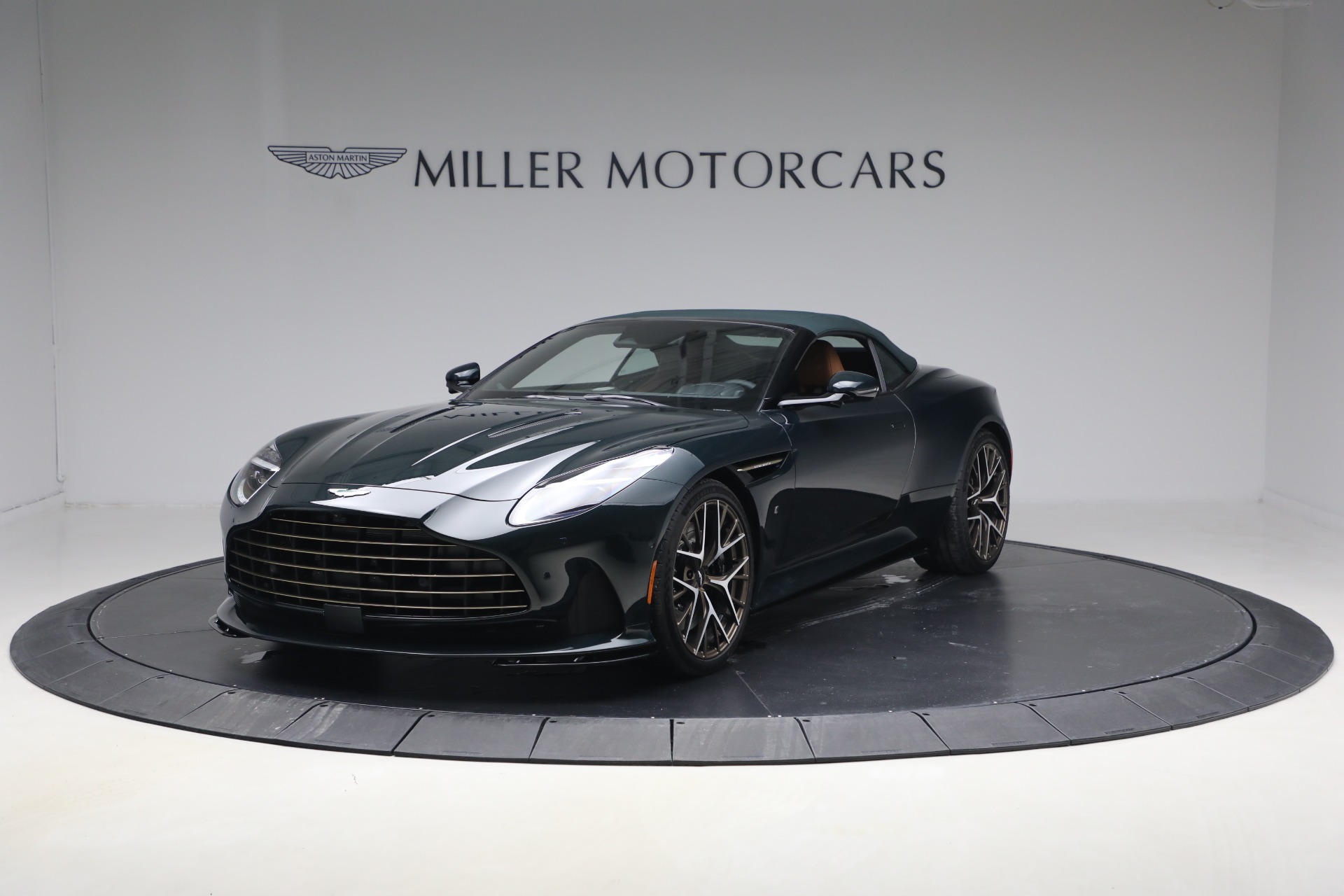 New-2026-Aston-Martin-DB12-Volante